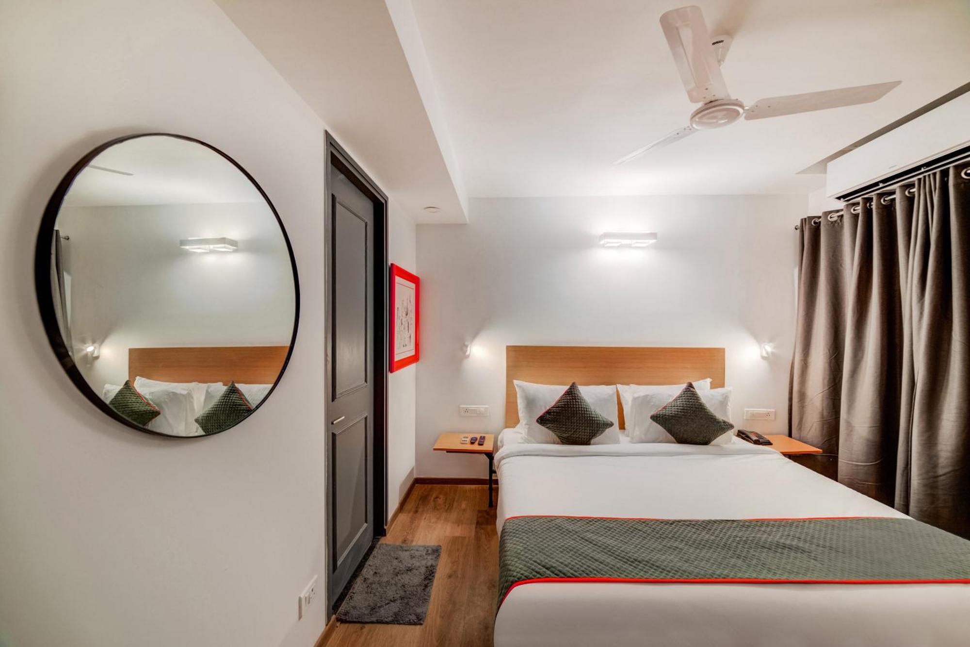 Townhouse Golf Course Road Hotel 4*