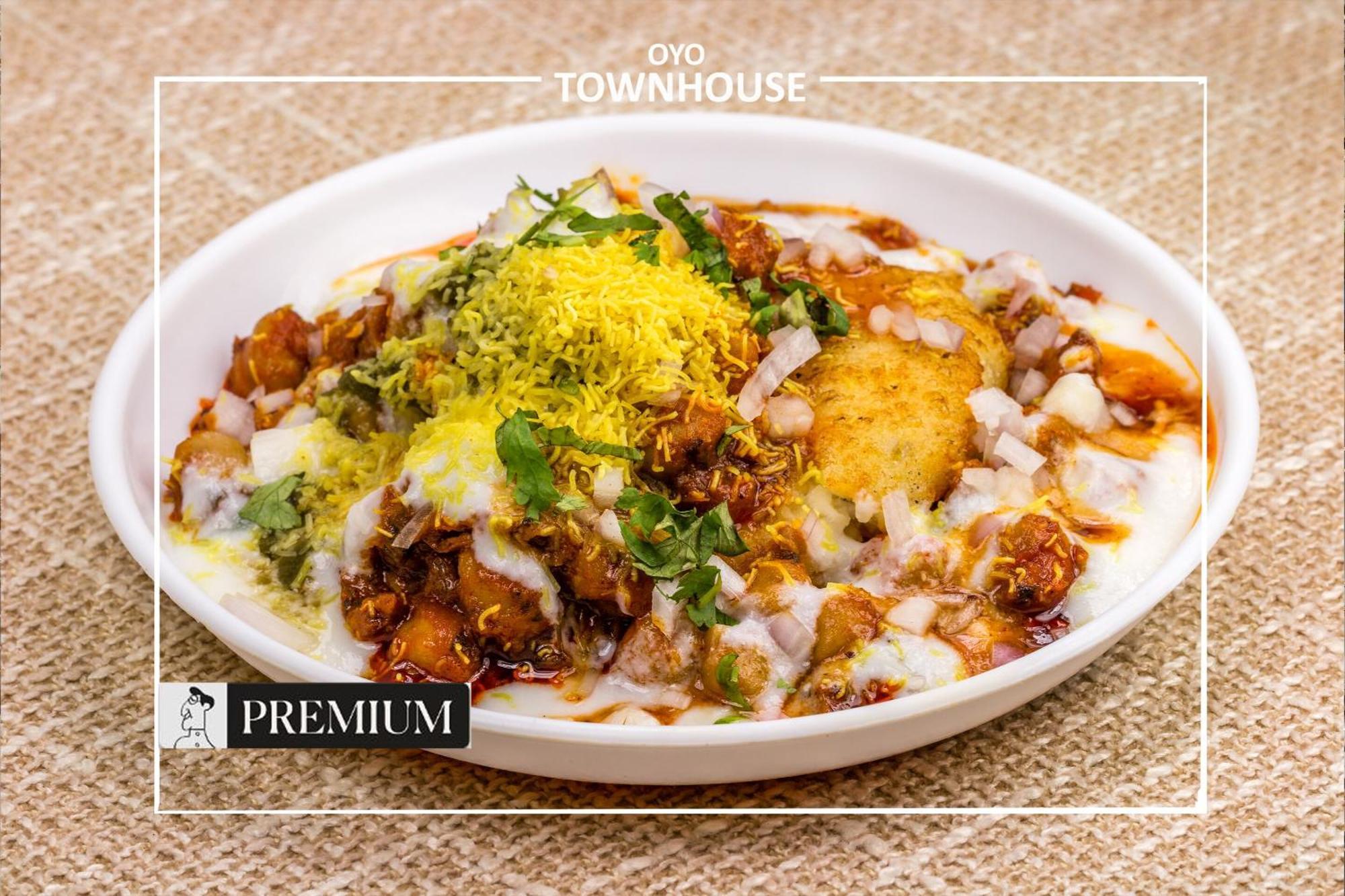 Oyo Townhouse 120 Shushant Lok Hotel