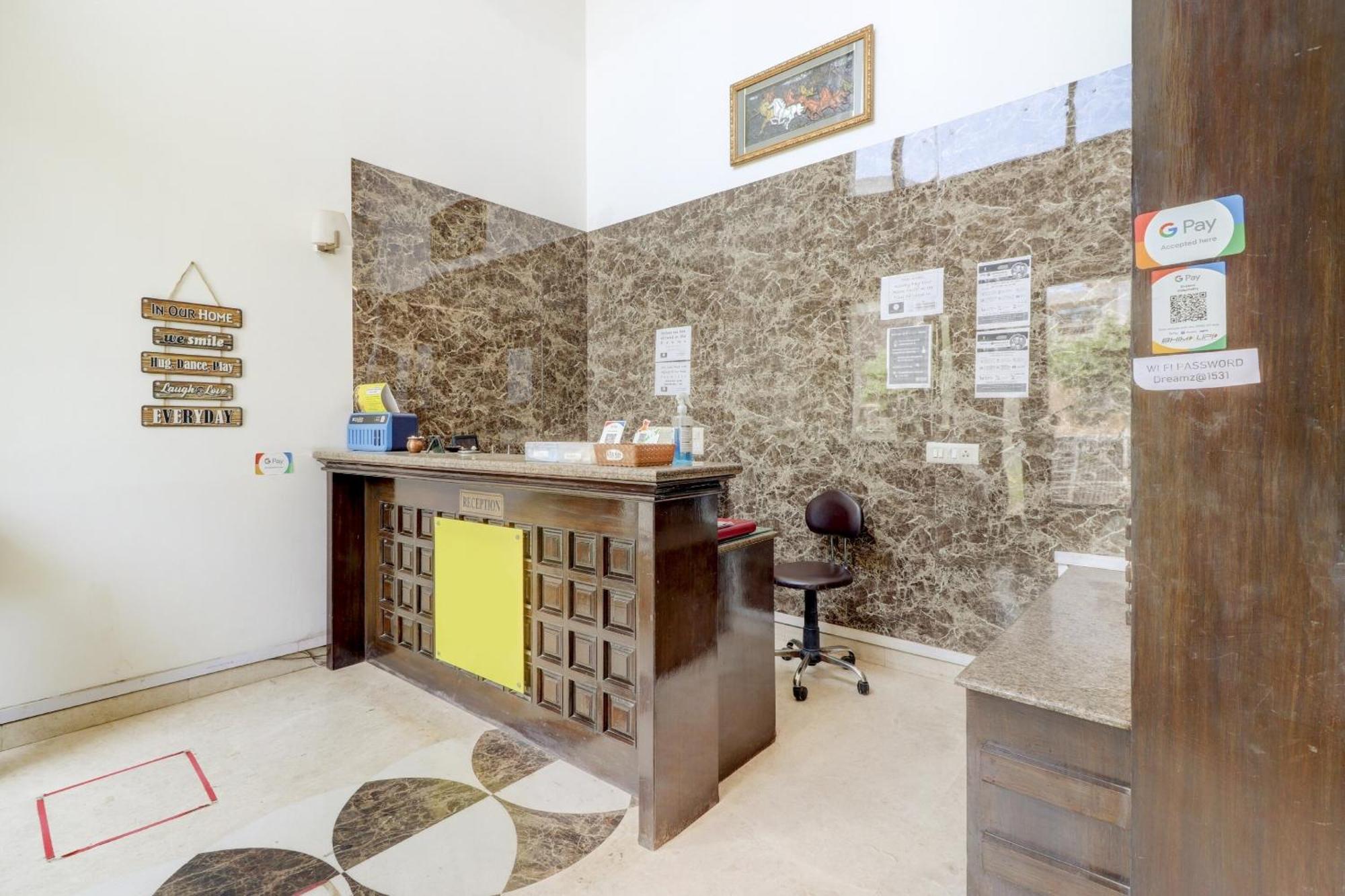Hotel Collection O Marina Gurgaon