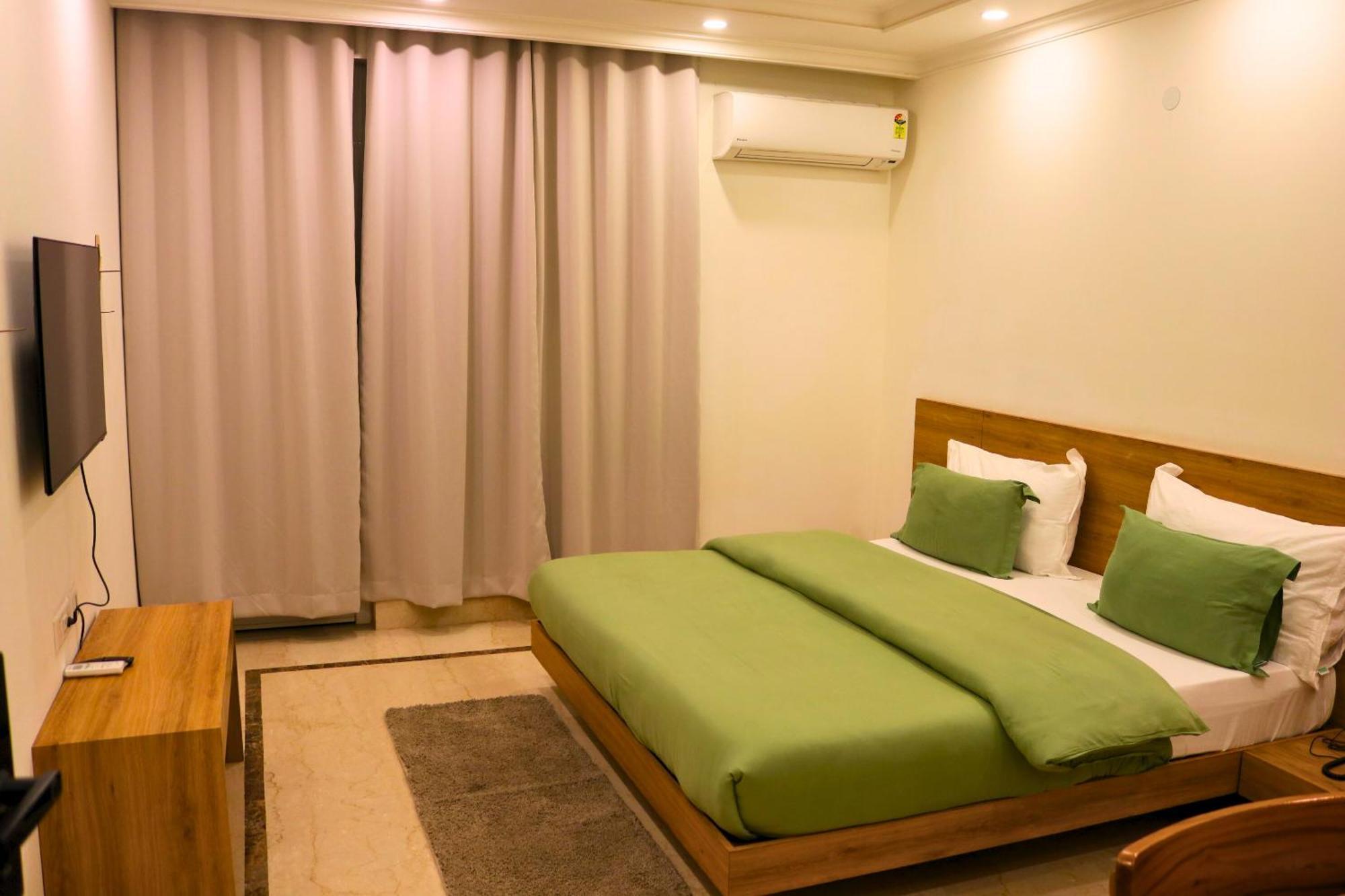 Hotel Ava And Corporate Golf Course Road, Gurgaon