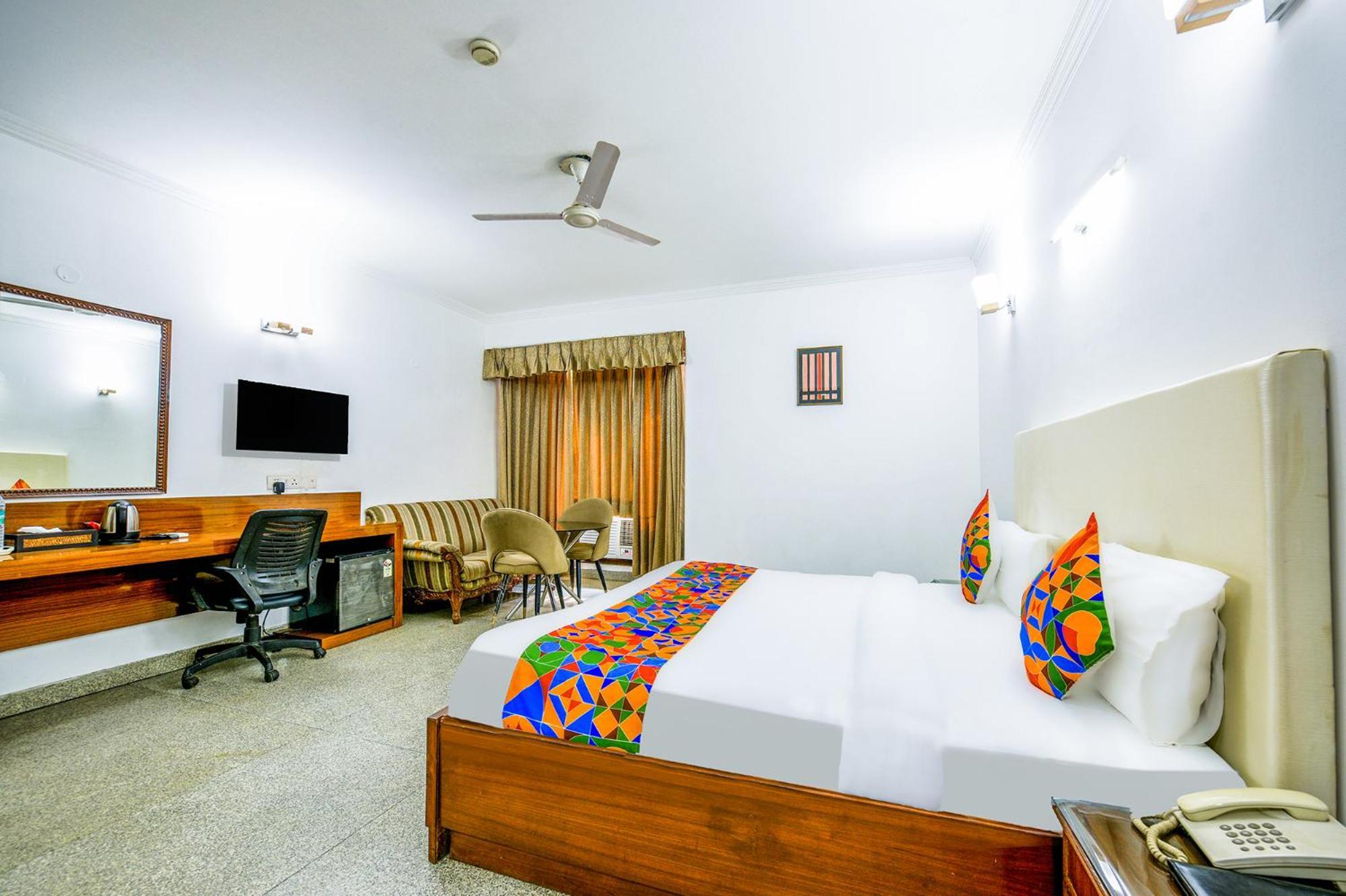 Hotel Exotica Leisure Valley, Gurgaon