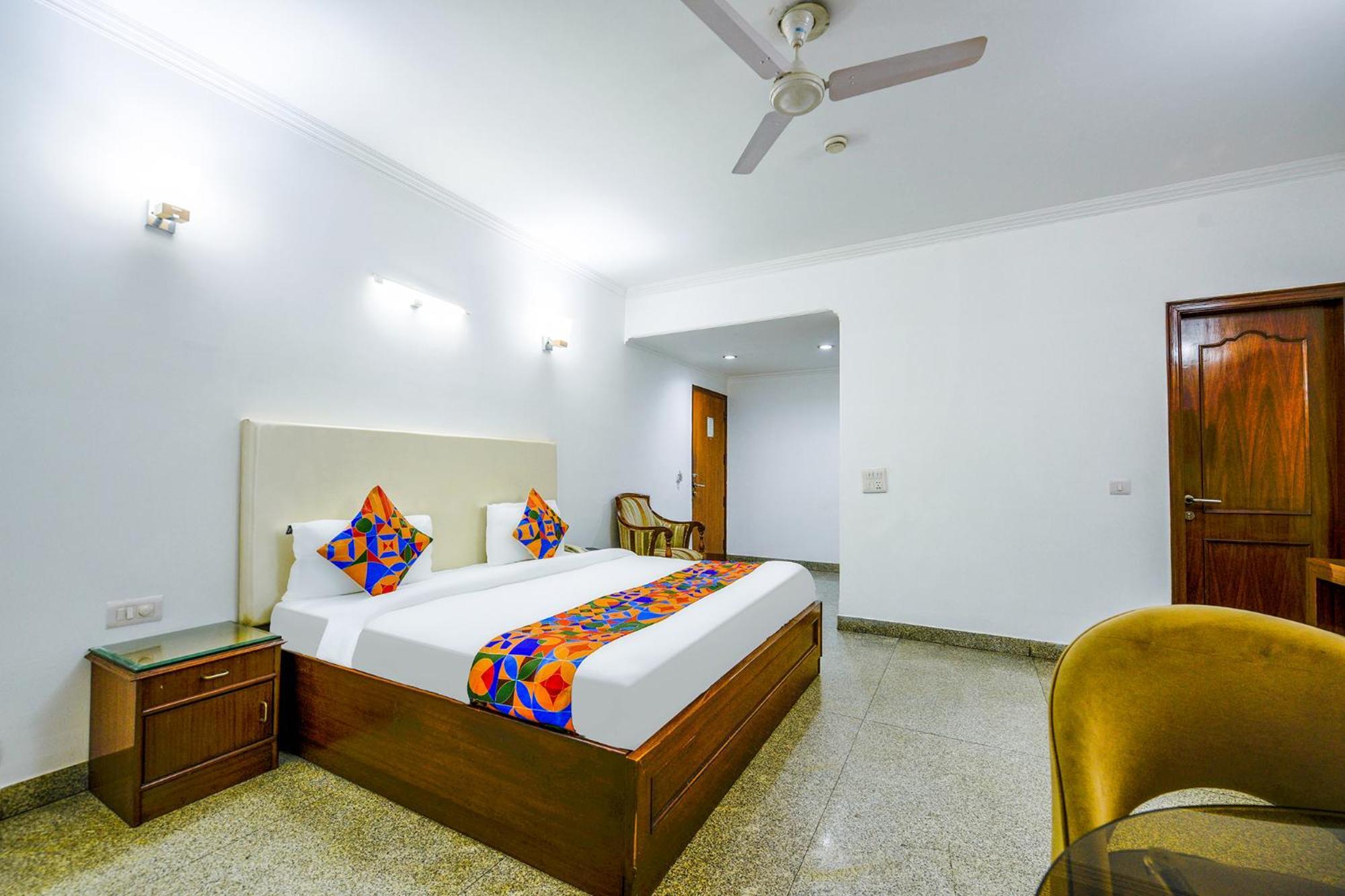 Exotica Leisure Valley, Hotel