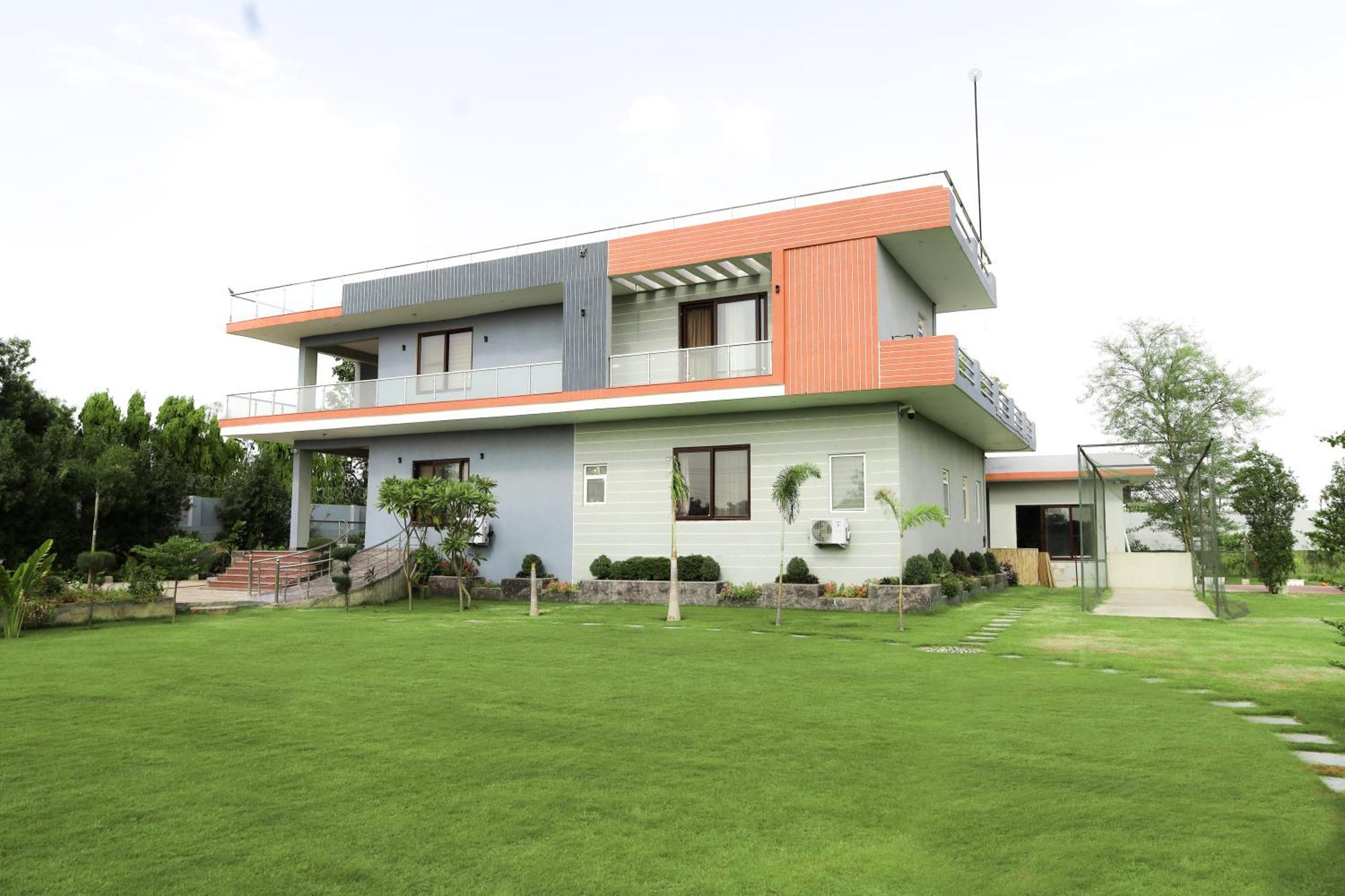 Villa Elivaas Aarul 4 Bhk With Pvt Pool, Gazebo & Game Zone *