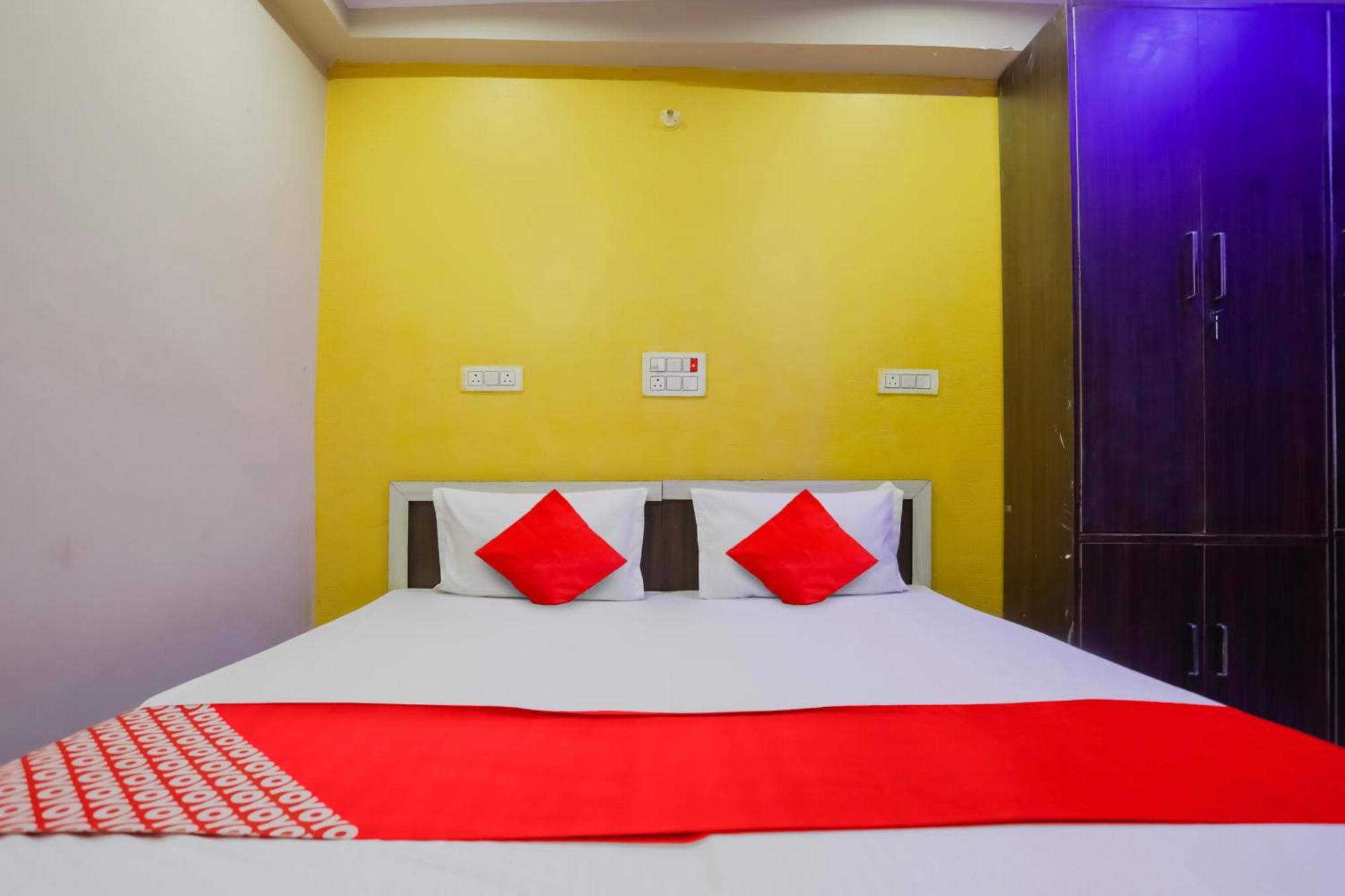 Hotel O The Moody Moon Residency Hotel 4*