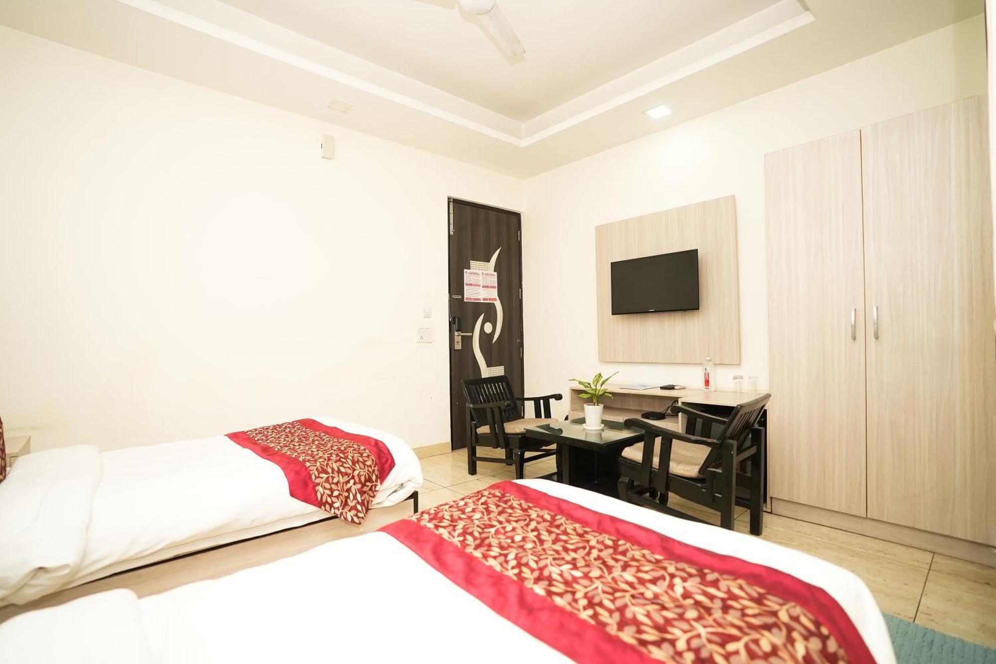 Hotel Kabul Medanta Hospital, Gurugram