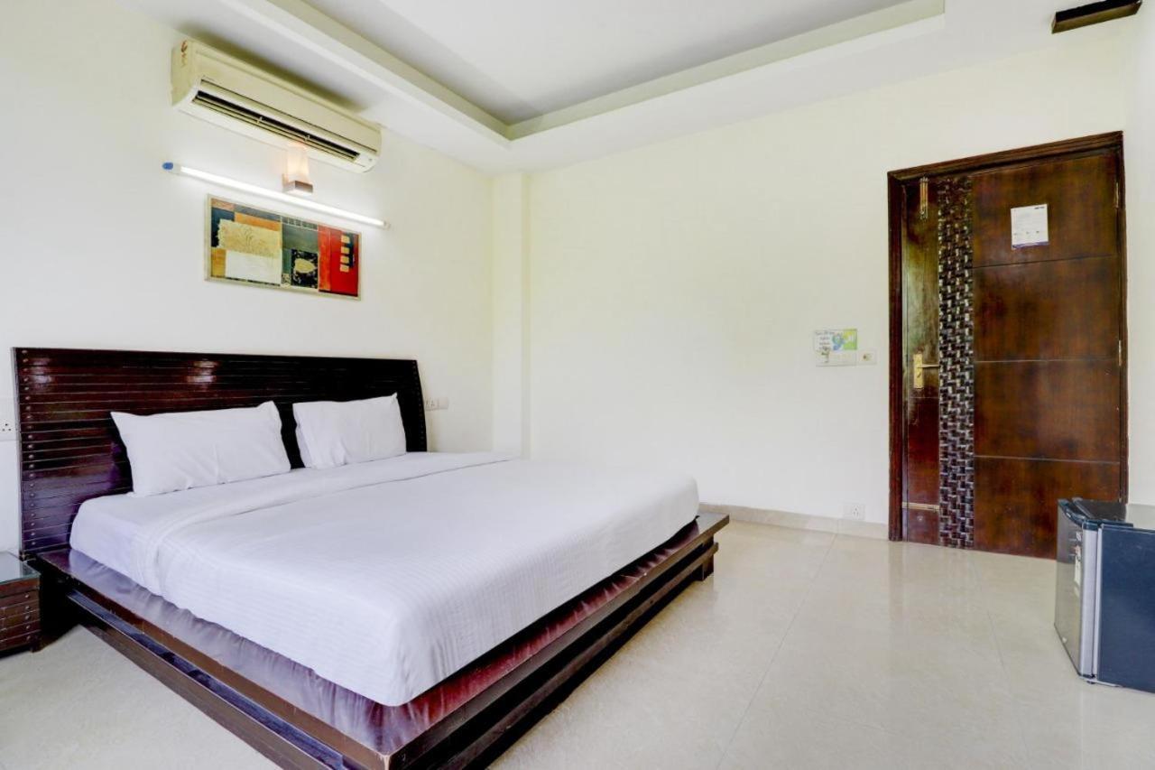 Blue Moon Residency & Restaurant 3*