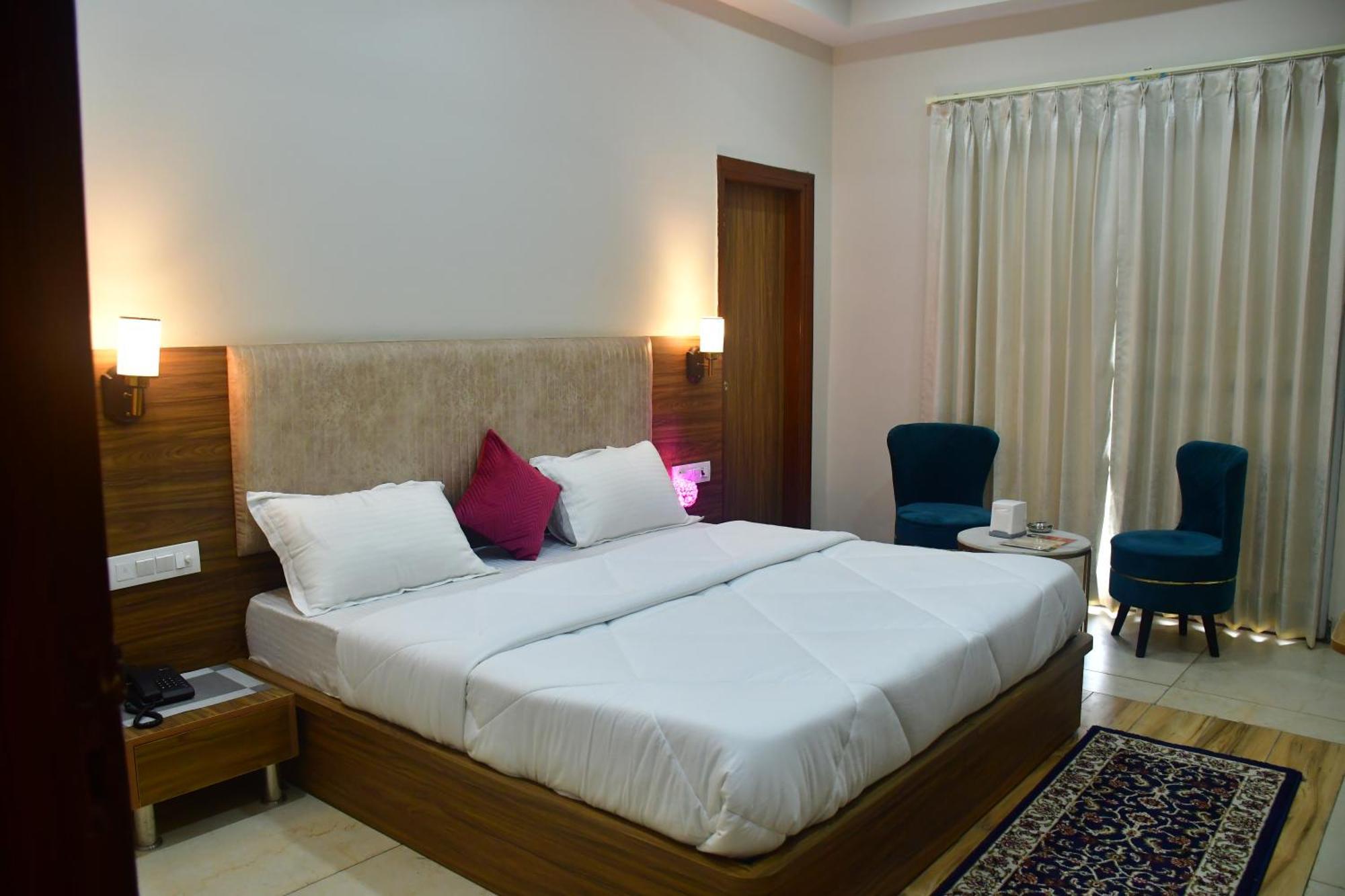 Hotel Sadabahar Regency Gurgaon