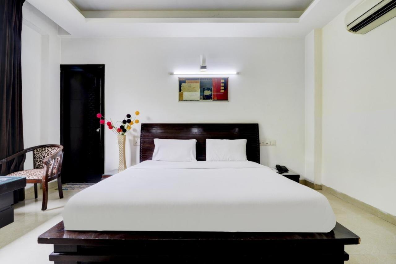 Hotel Blue Moon Residency & Restaurant Gurgaon