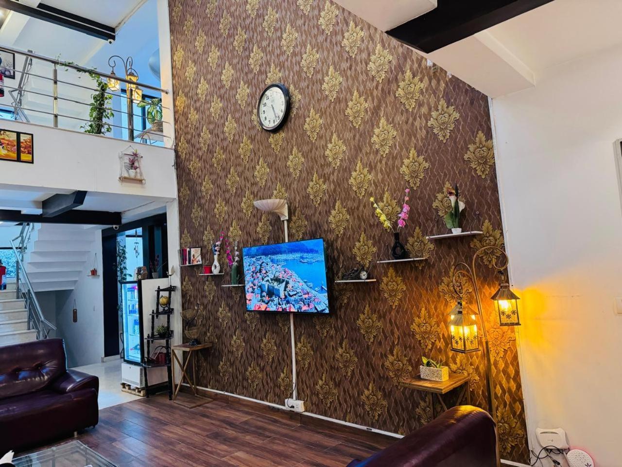 Blue Moon Residency & Restaurant 3*