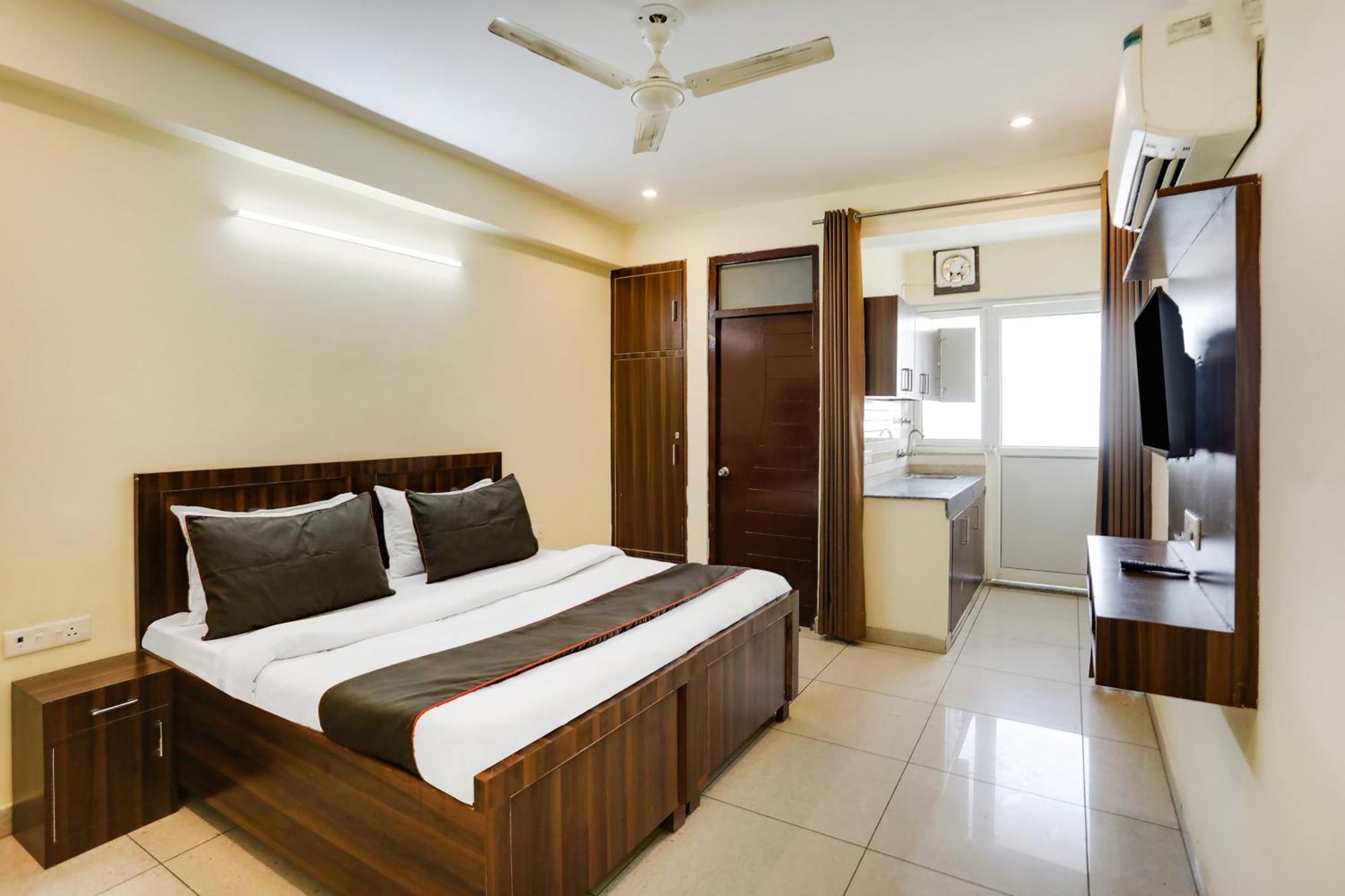 Hotel Collection O Mid Town 4*