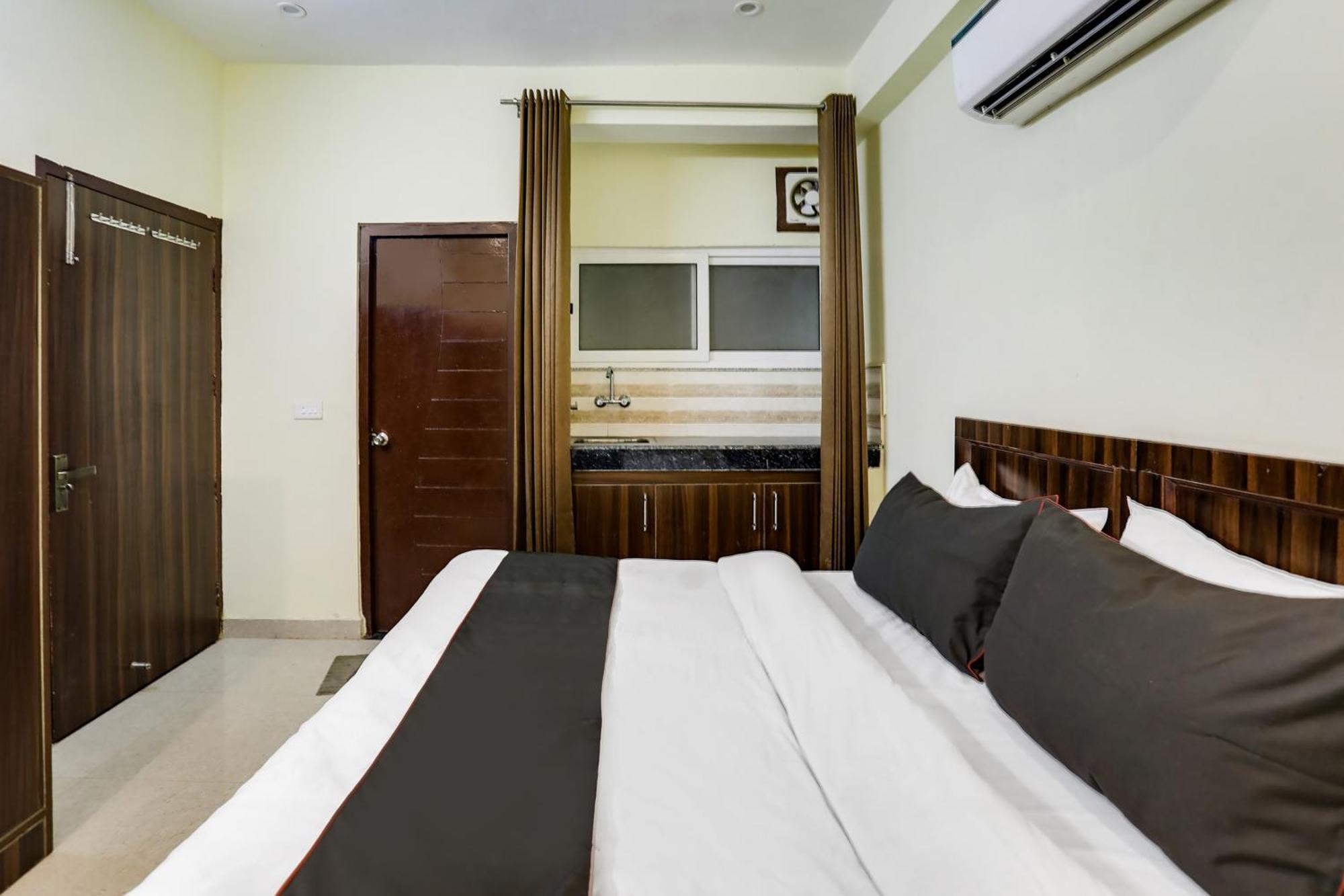 Collection O Mid Town 4* Gurgaon