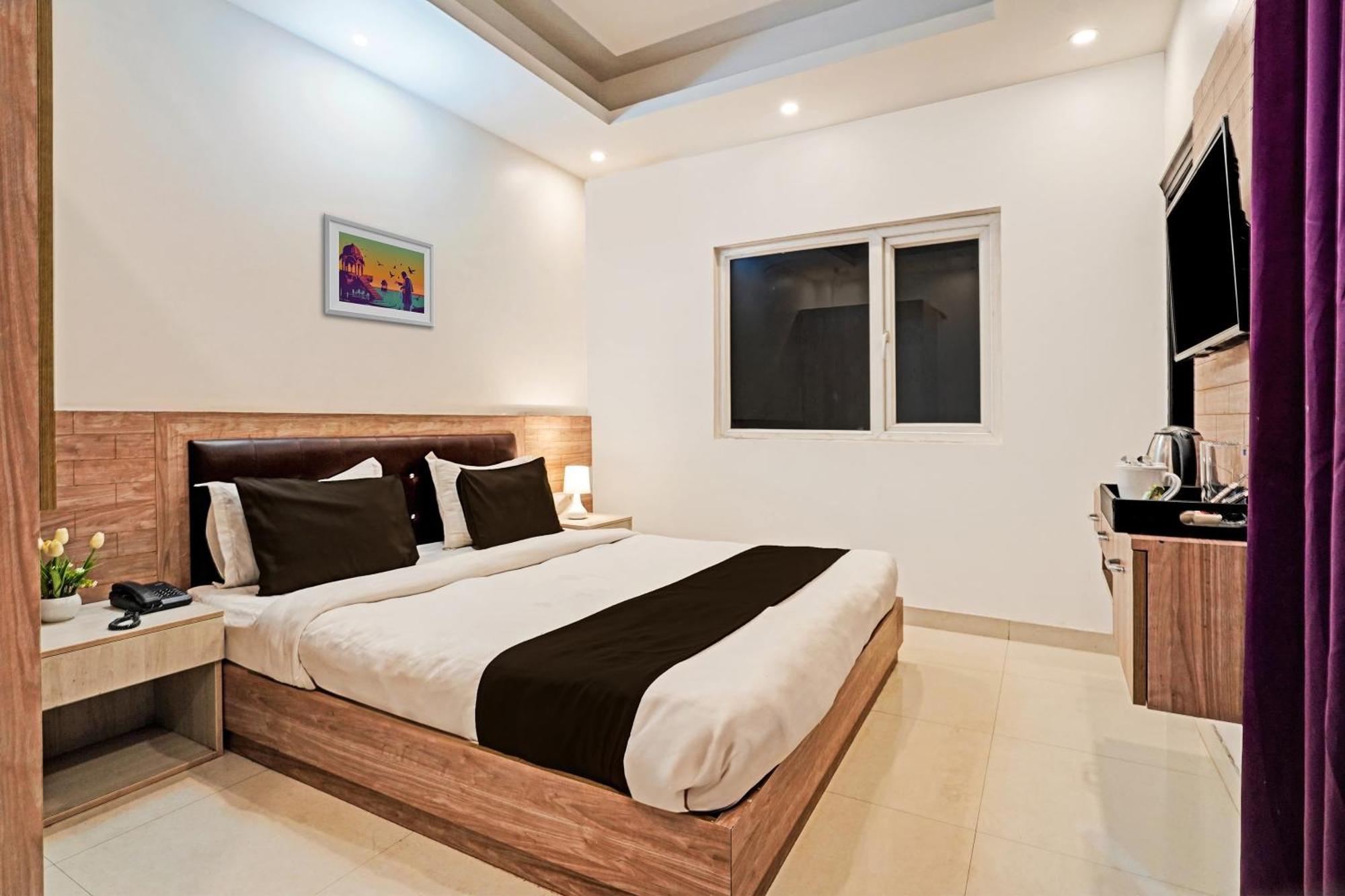Hotel O Babil Palace Near Omaxe Celebration Mall 4*