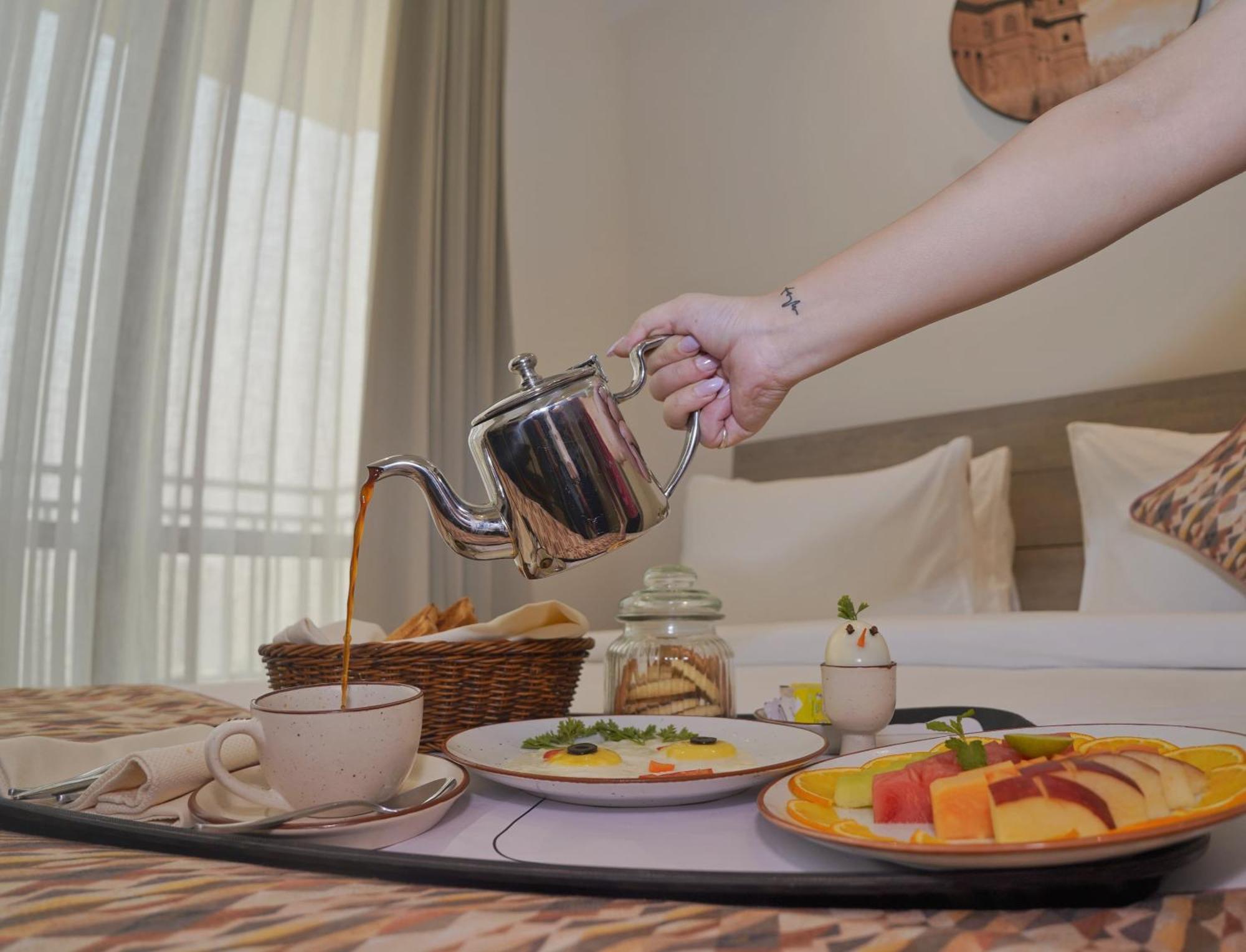 Hotel Rhythm Gurugram & Suites, Sohna Road 4*