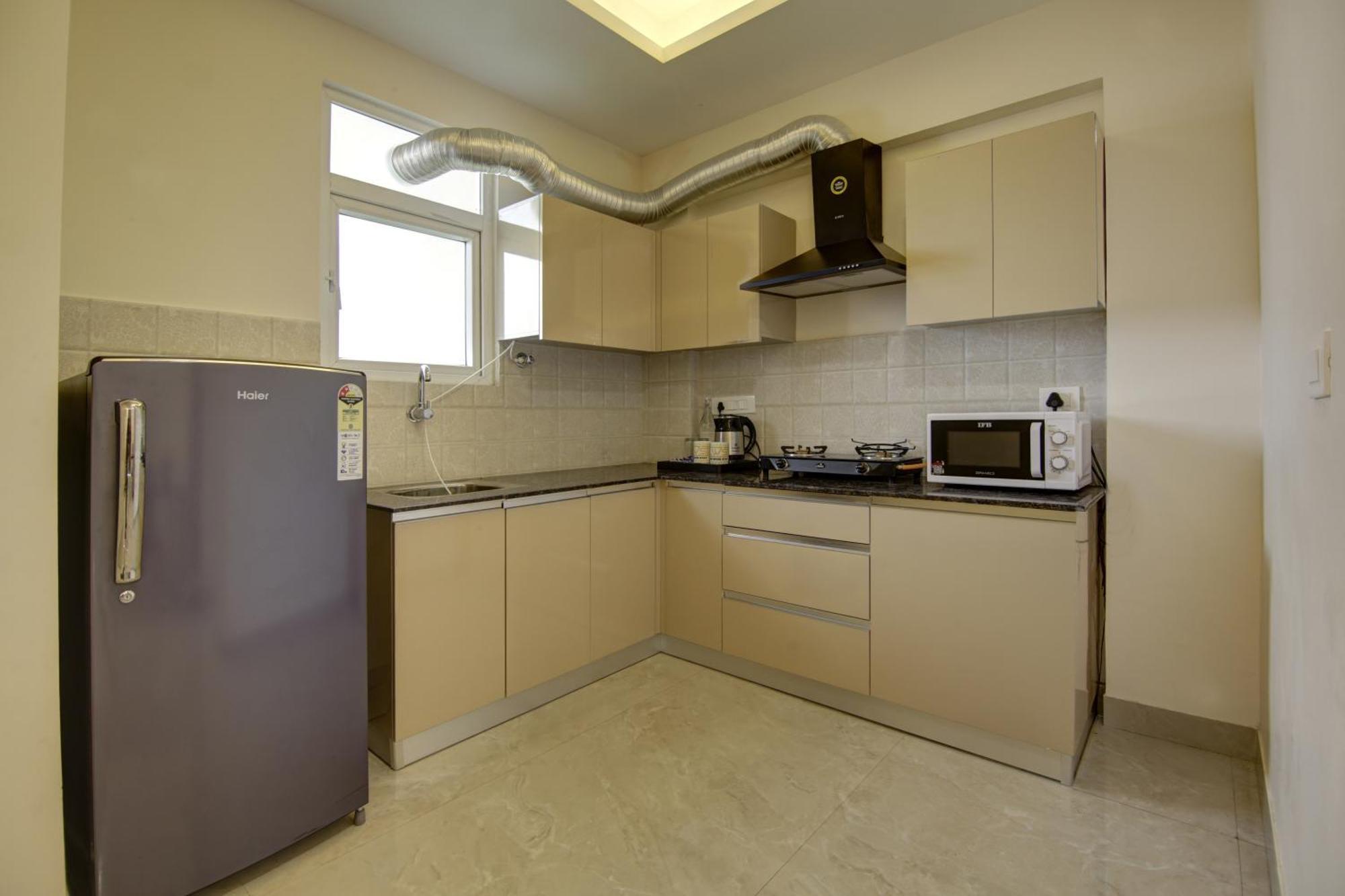 Limewood 1bhk Near Huda Metro And Fortis Hospital Gurgaon