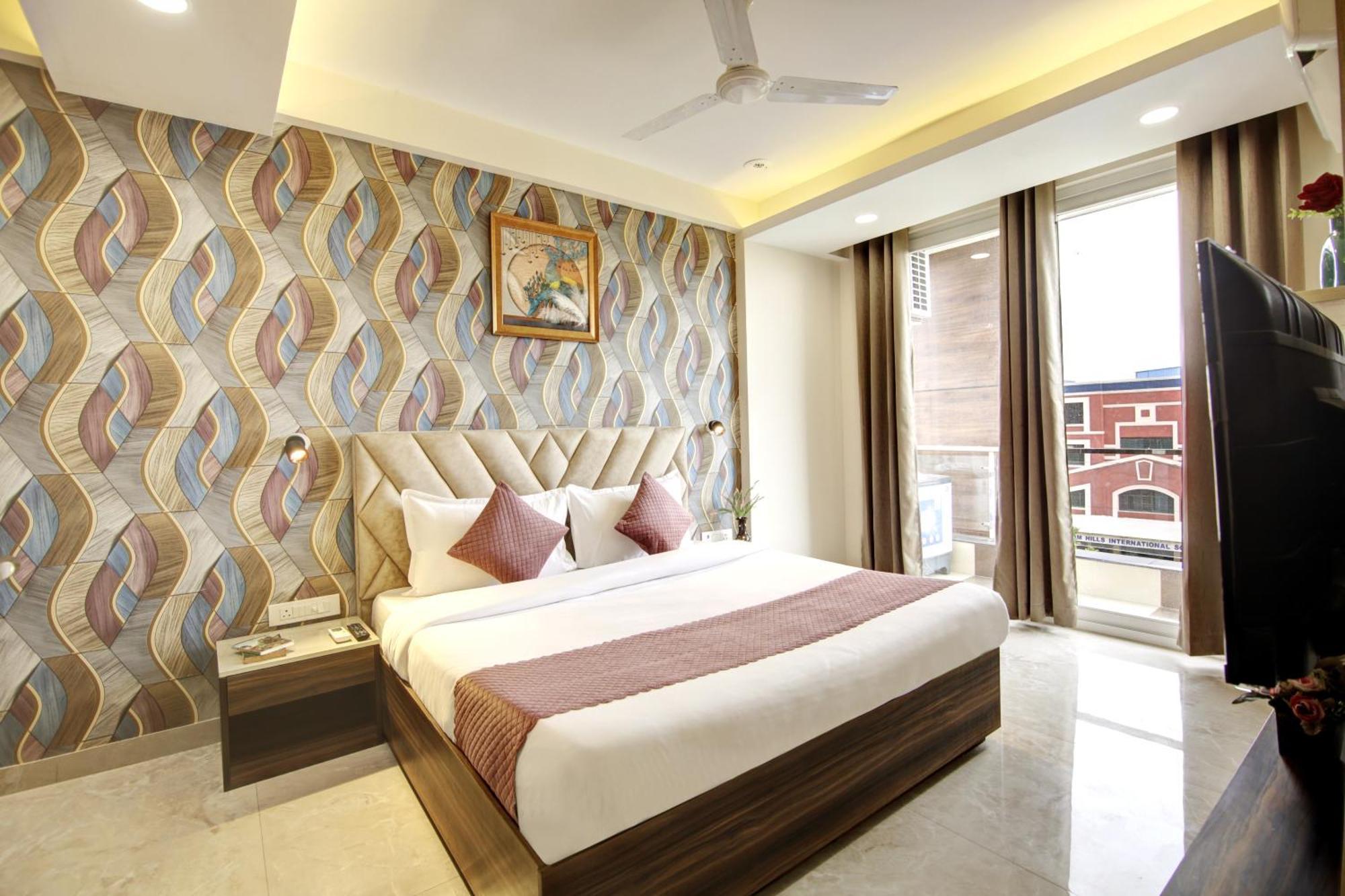 Limewood 1bhk Near Huda Metro And Fortis Hospital * Gurgaon