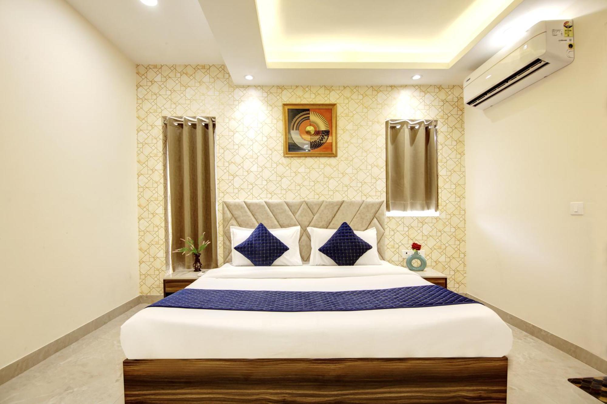 Limewood 1bhk Near Huda Metro And Fortis Hospital