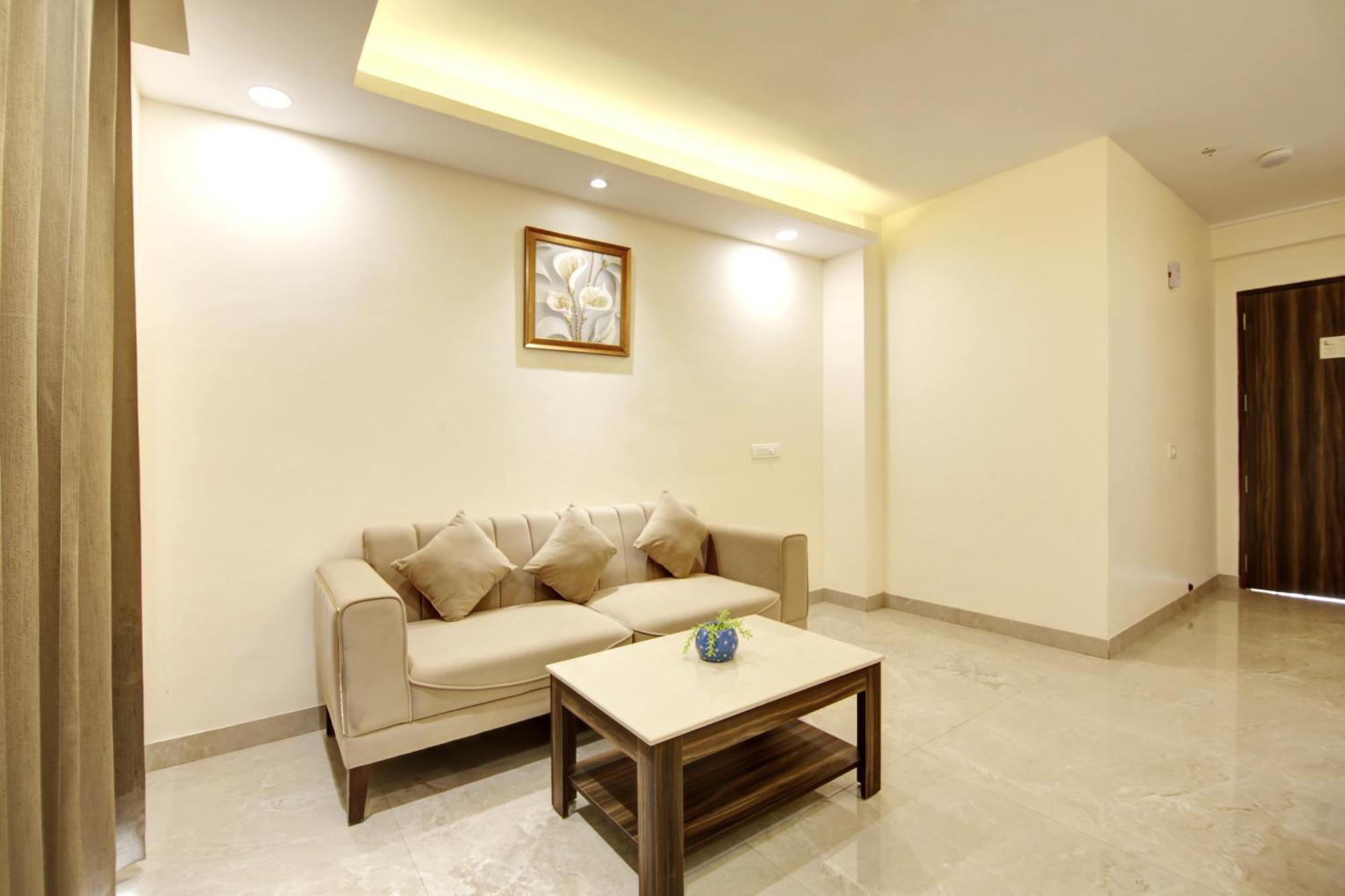 Apartment Limewood 1bhk Near Huda Metro And Fortis Hospital *