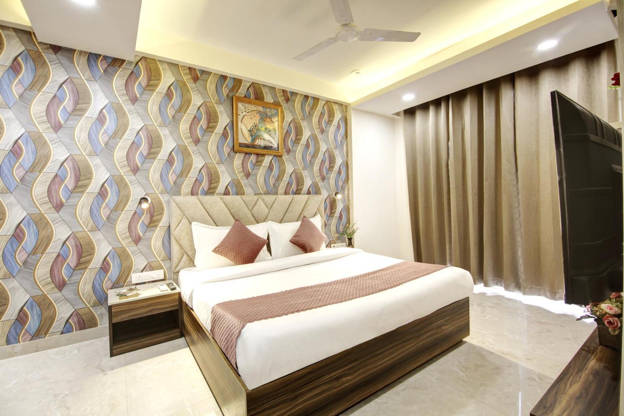Limewood 1bhk Near Huda Metro And Fortis Hospital Gurgaon
