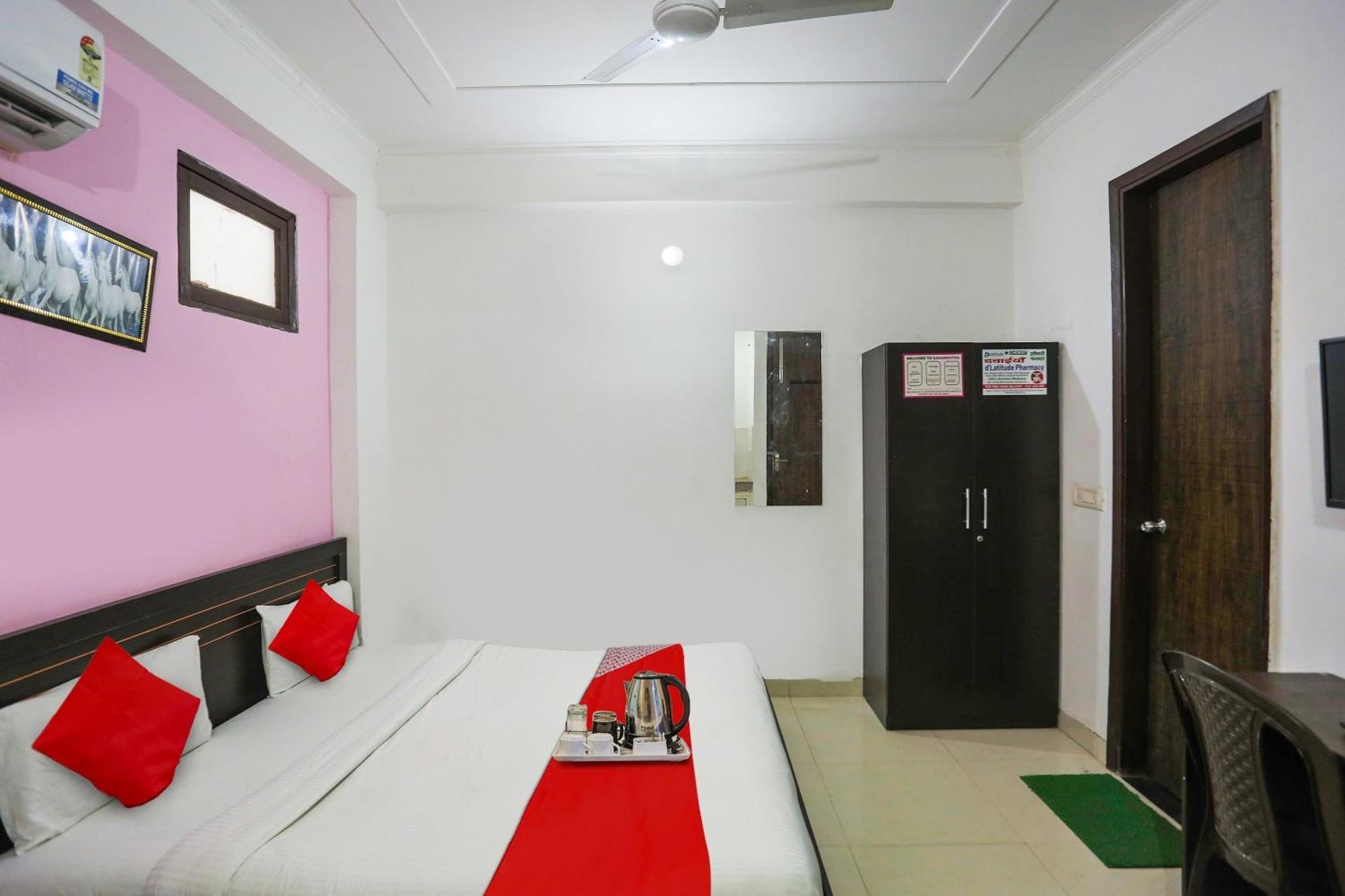 Capital O Ram Krishna Residency Near Artemis Hospital 3*