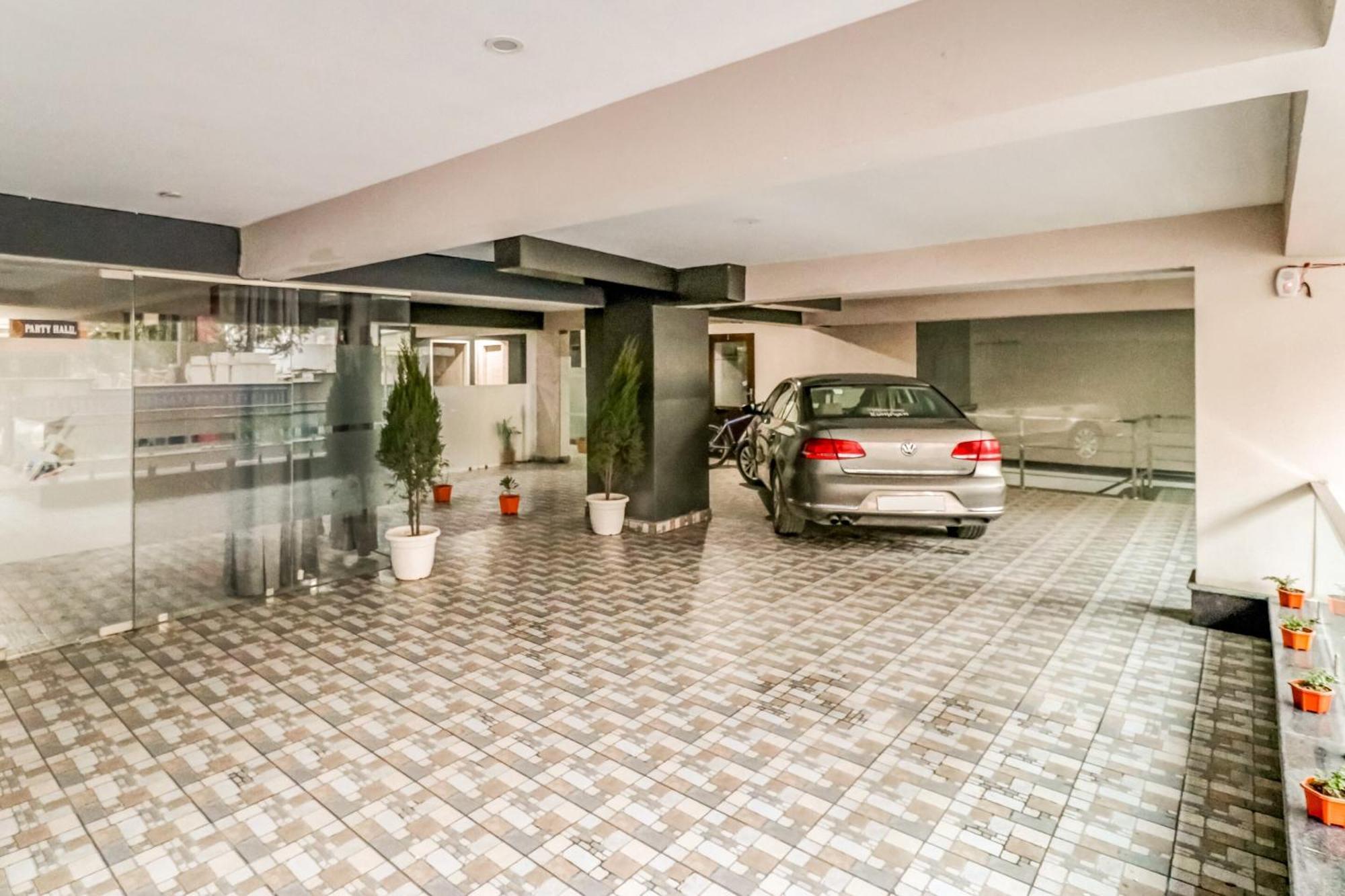 Townhouse Skylight Near Medanta Hospital 3*