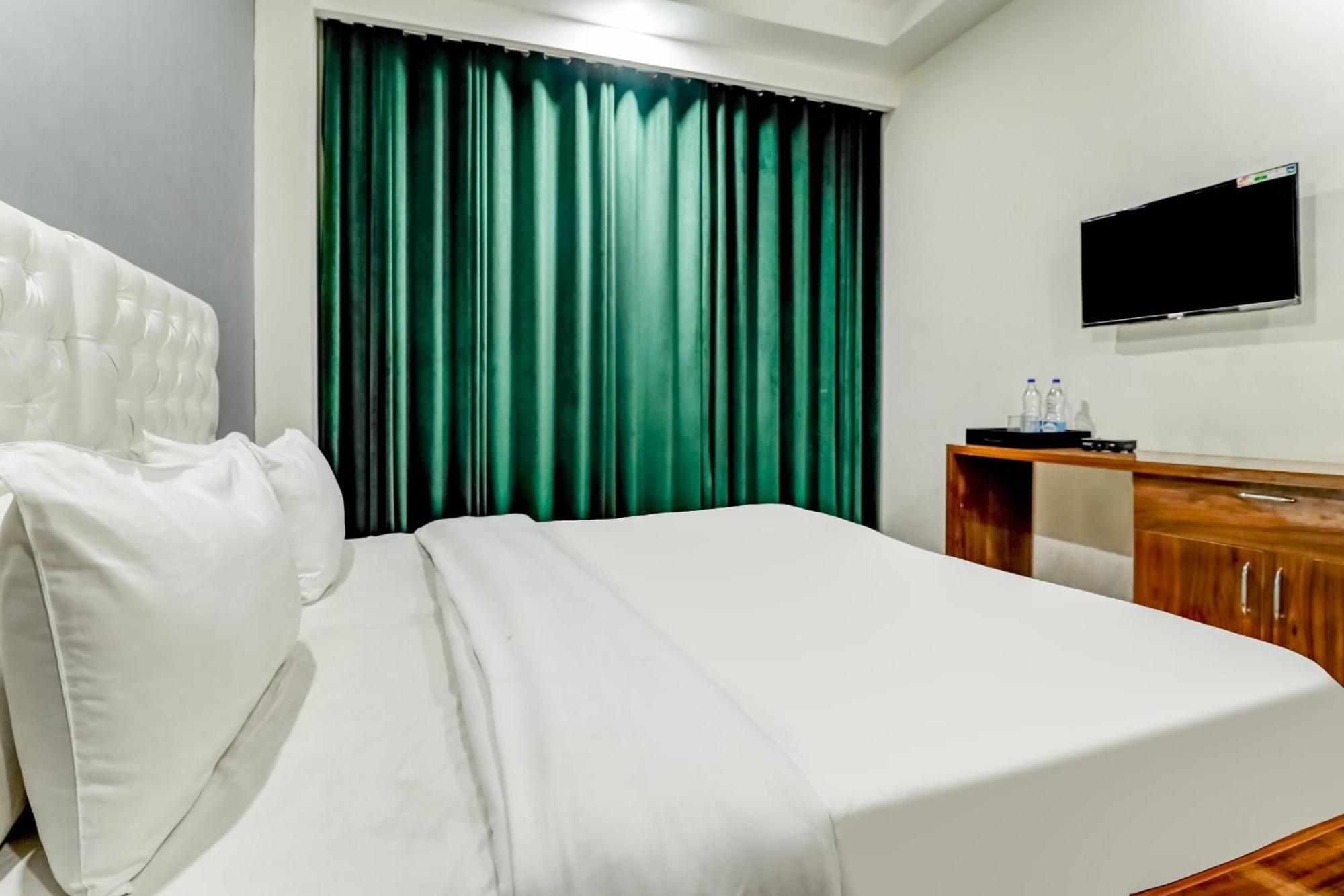 Townhouse Skylight Near Medanta Hospital 3* Gurgaon