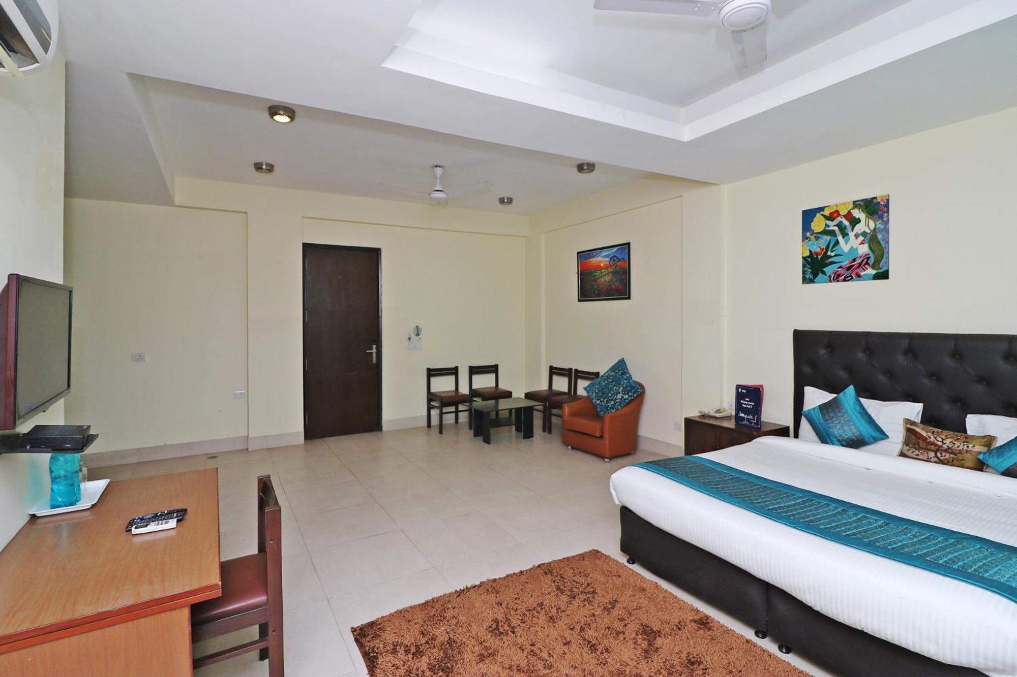Oyo The Am-bliss Hotel Gurgaon