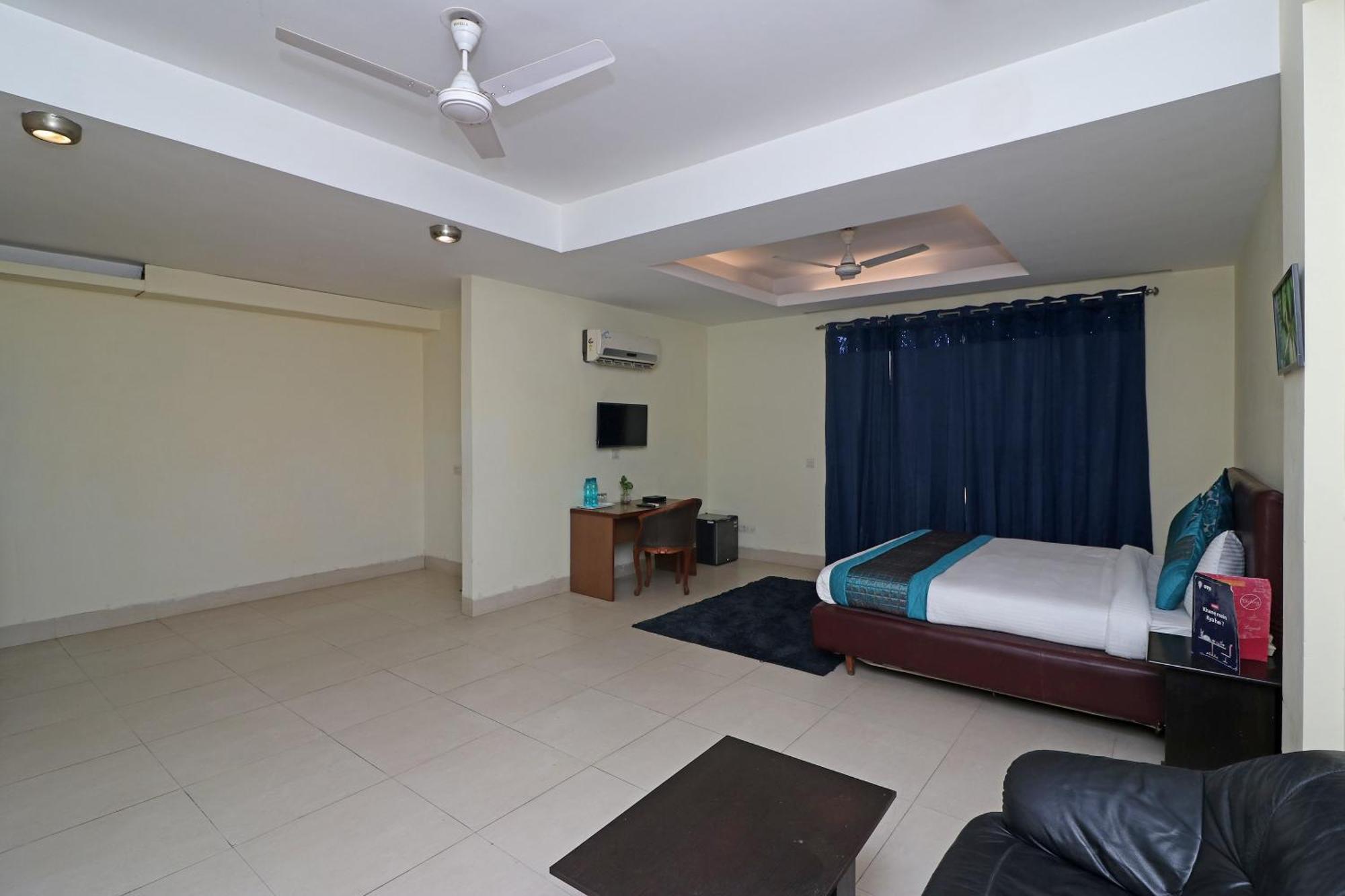 Oyo The Am-bliss Hotel