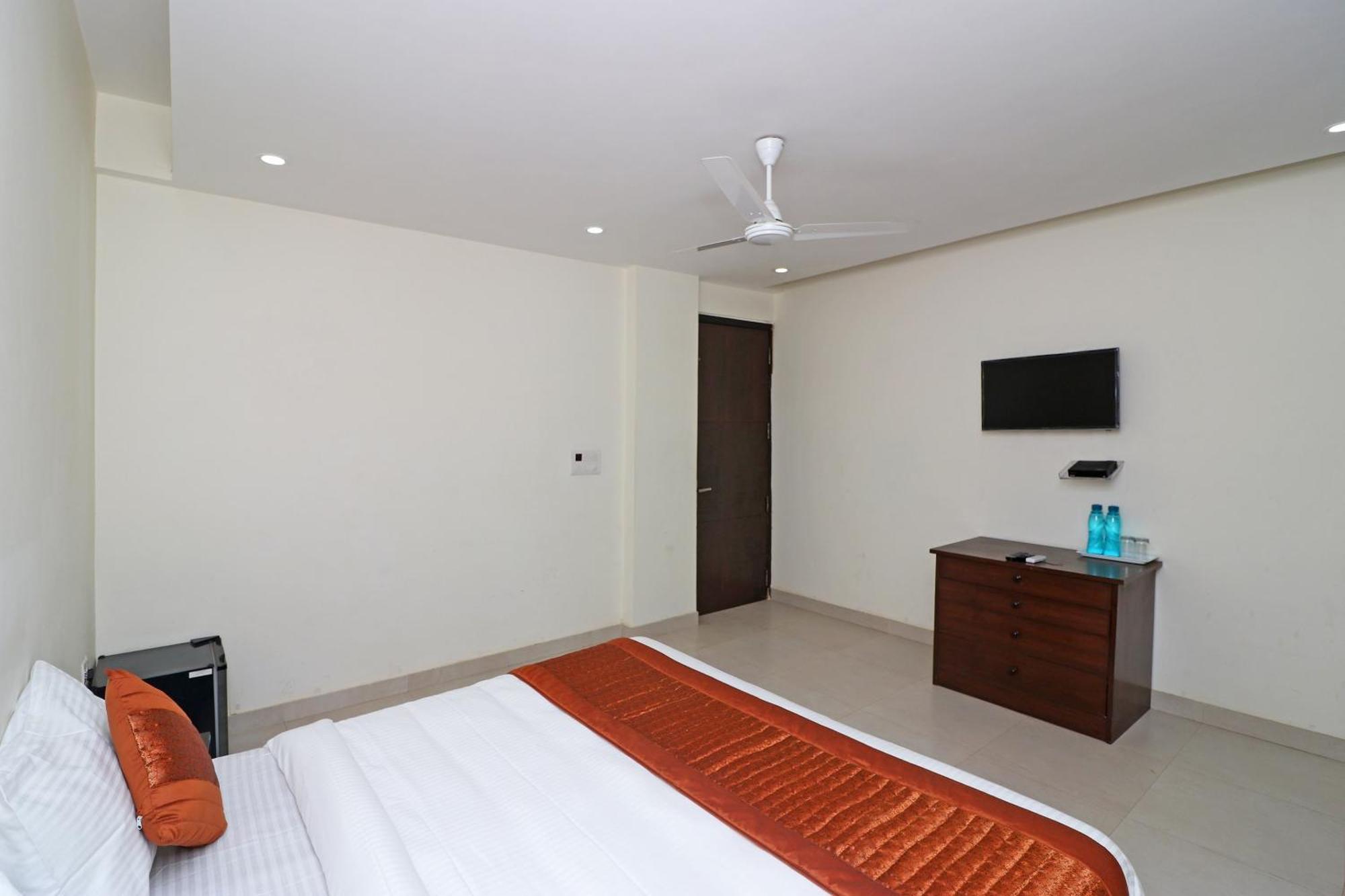 Oyo The Am-bliss Hotel