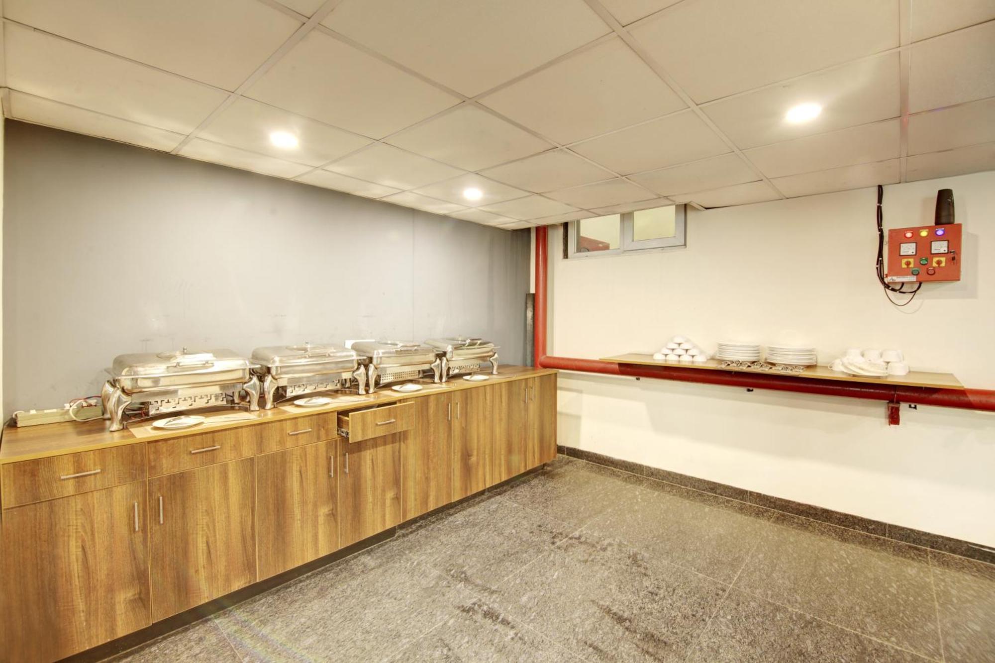 Saltstayz Select - Huda Center Hotel Gurgaon