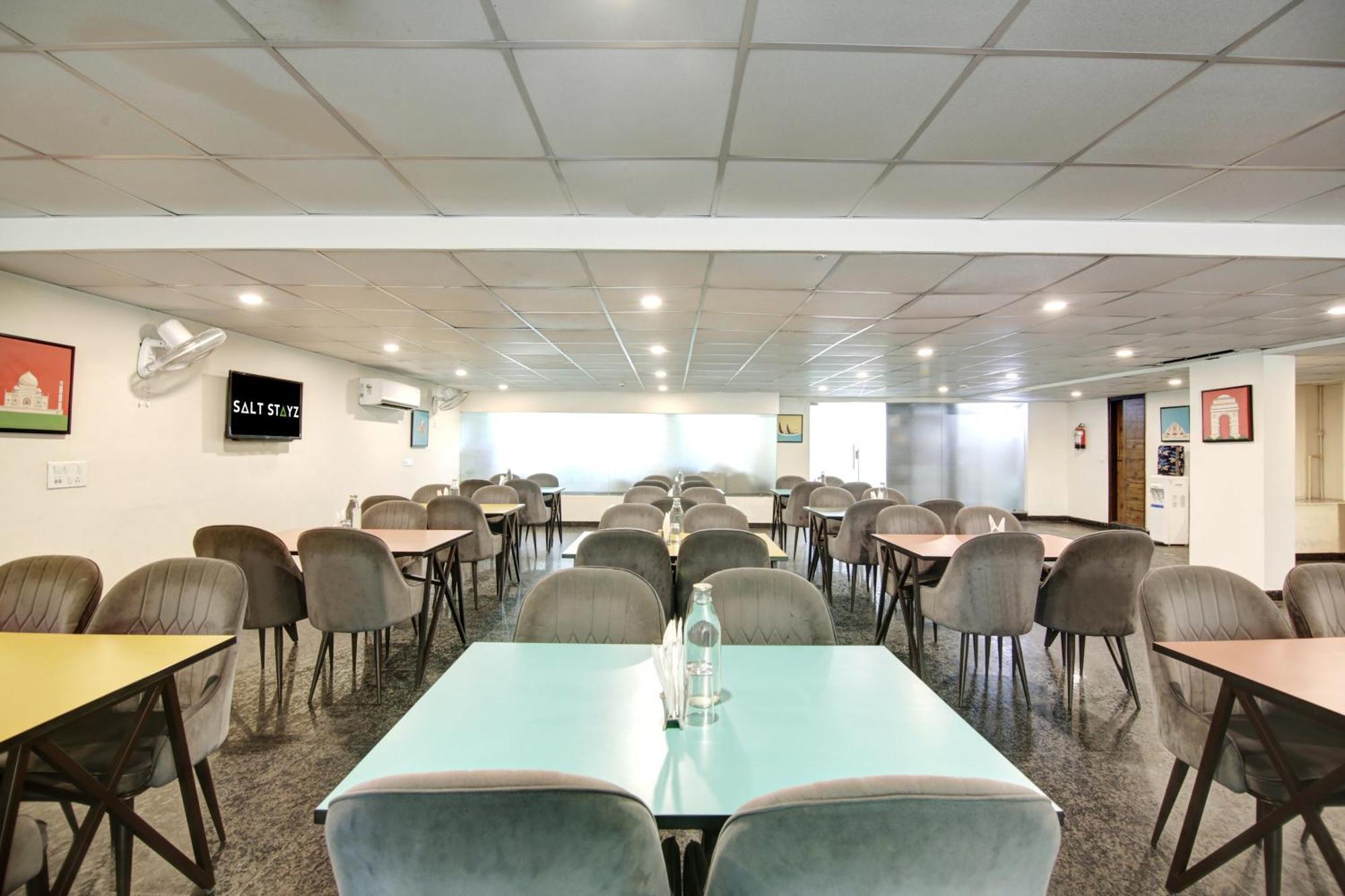 Hotel Saltstayz Select - Huda Center