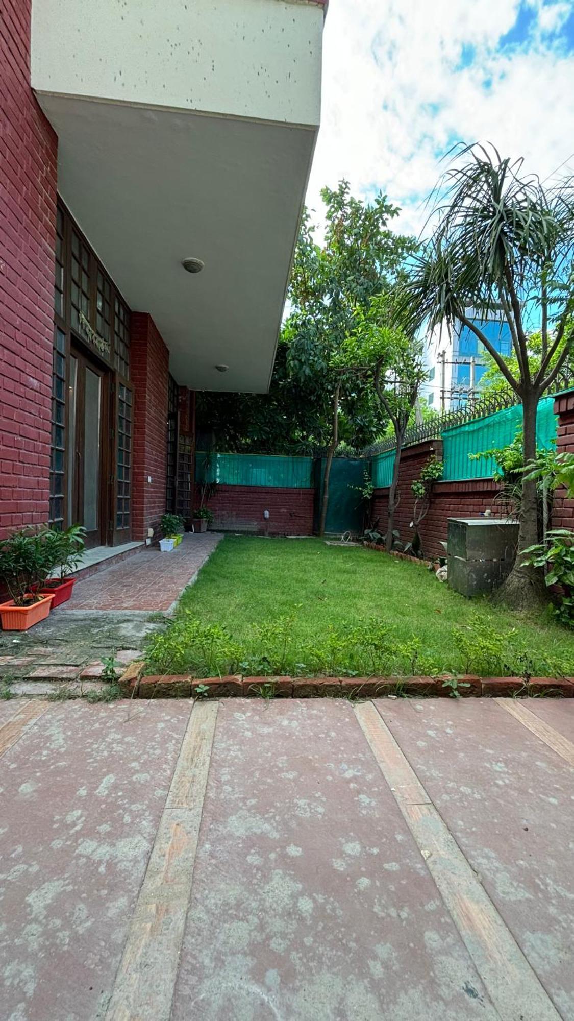Guest house The Nest Cyberhub Gurgaon