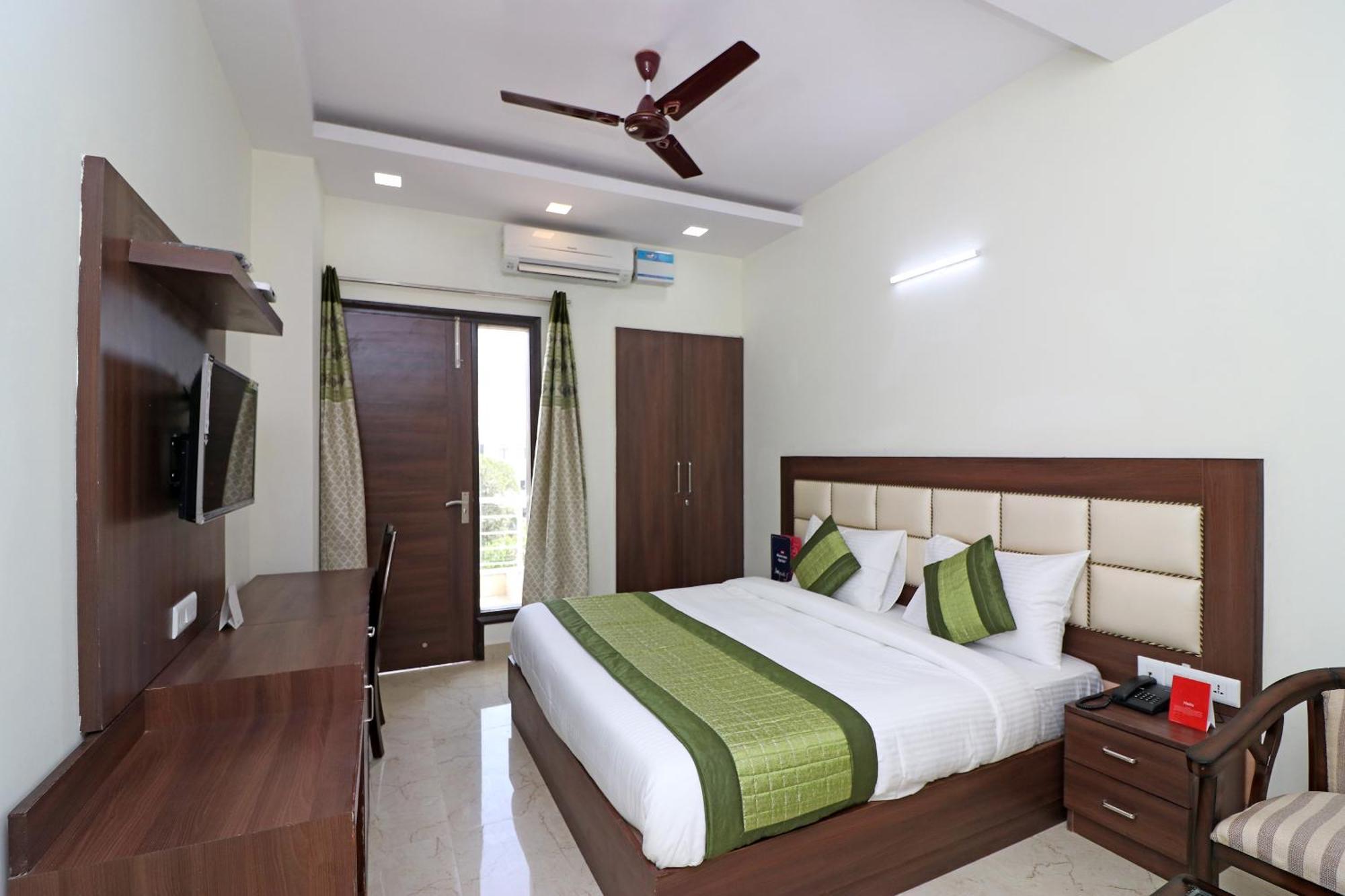 Guest house Sks Hospitality 3*