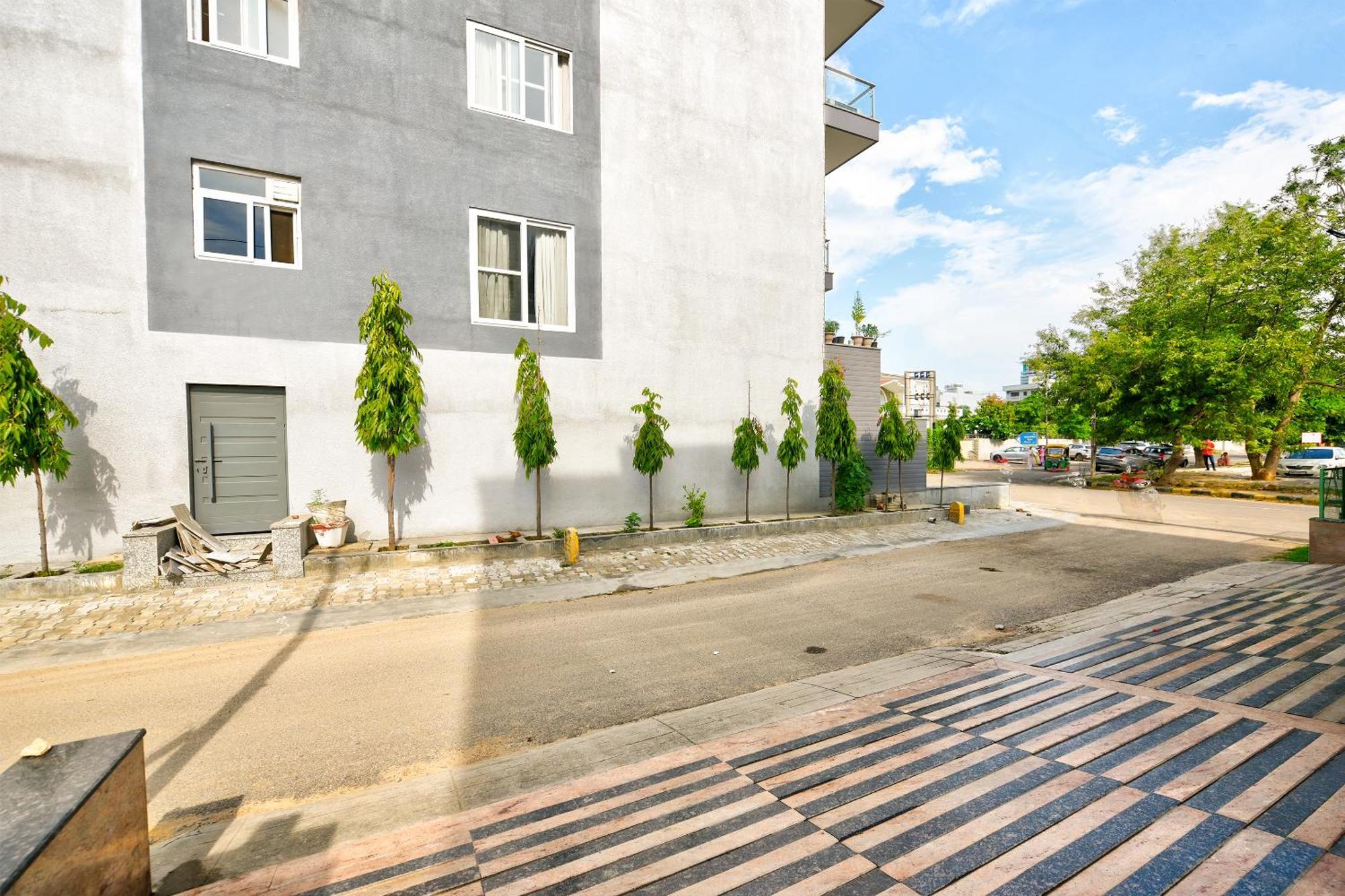 Leaf 9 Boutique, Near Golf Course Road And Galleria Market