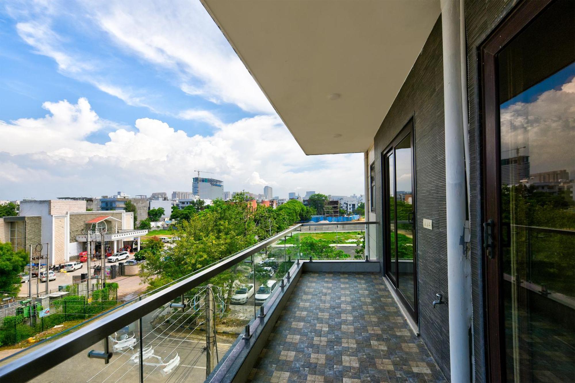 Hotel Leaf 9 Boutique, Near Golf Course Road And Galleria Market 3*