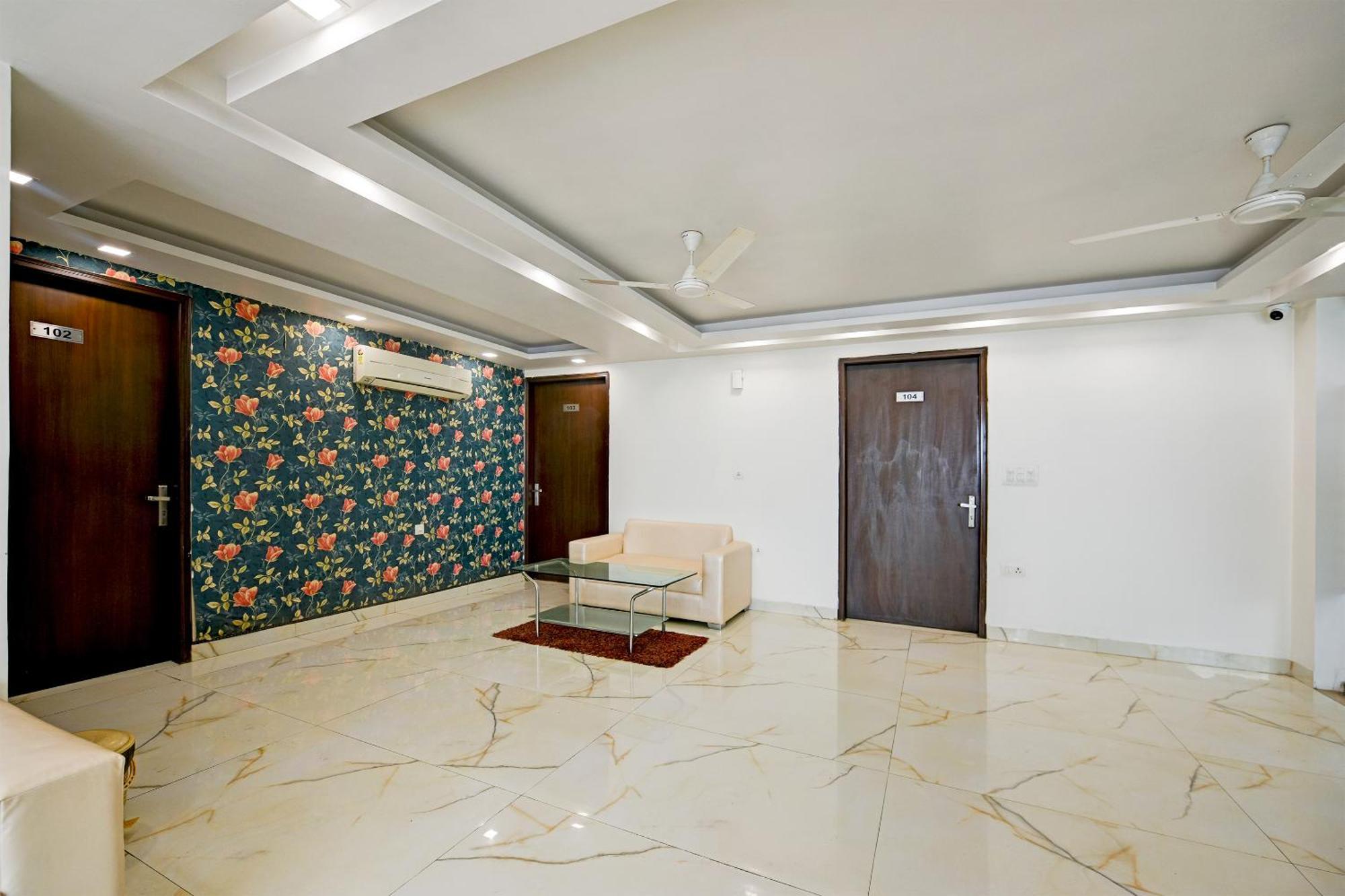 Hotel Leaf 9 Boutique, Near Golf Course Road And Galleria Market Gurgaon