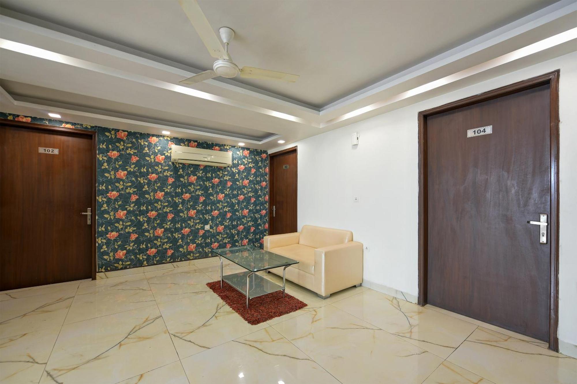 Leaf 9 Boutique, Near Golf Course Road And Galleria Market