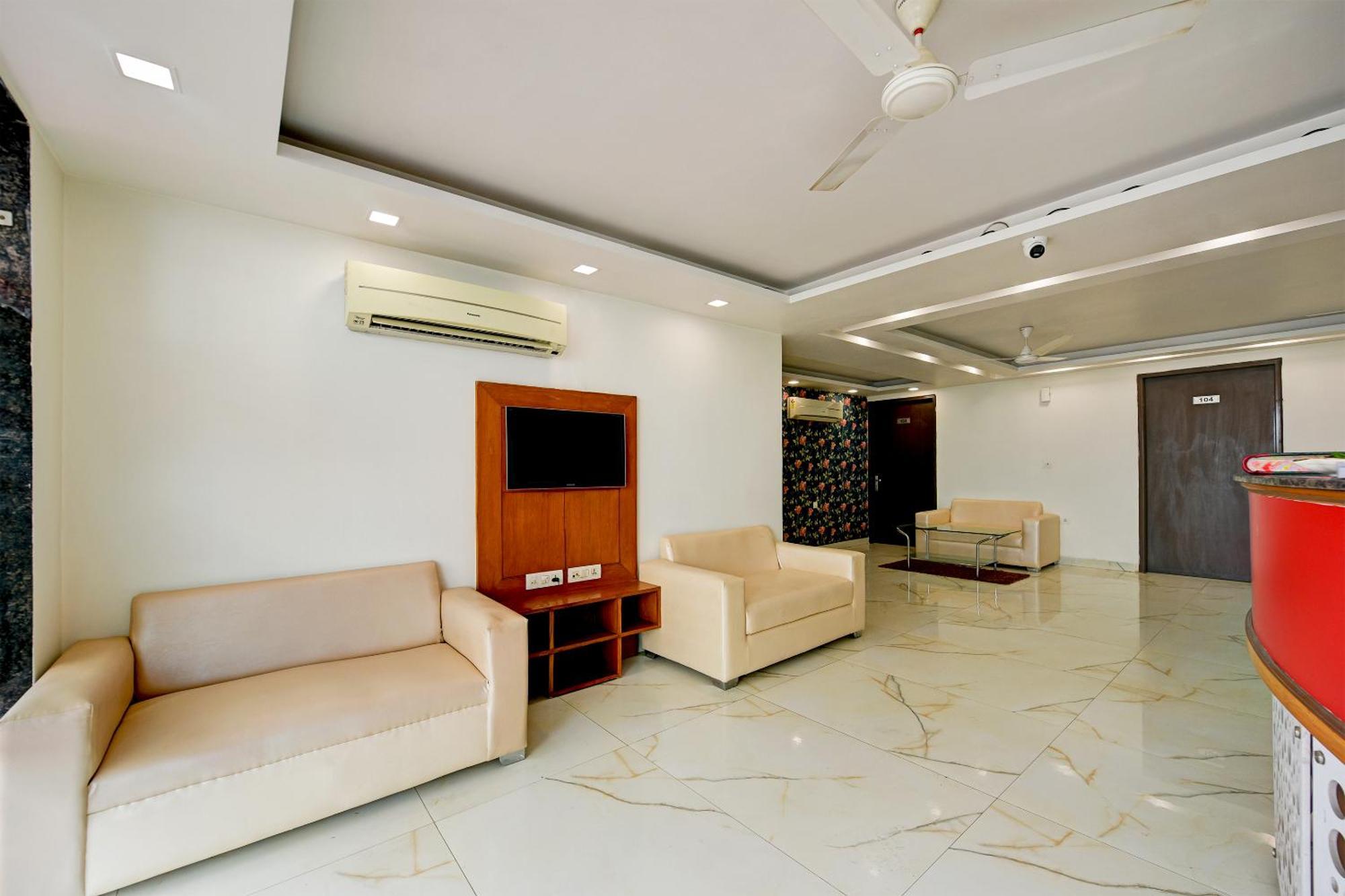 Leaf 9 Boutique, Near Golf Course Road And Galleria Market Hotel 3*
