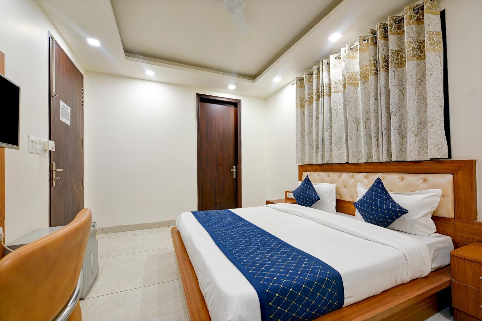 Leaf 9 Boutique, Near Golf Course Road And Galleria Market 3*