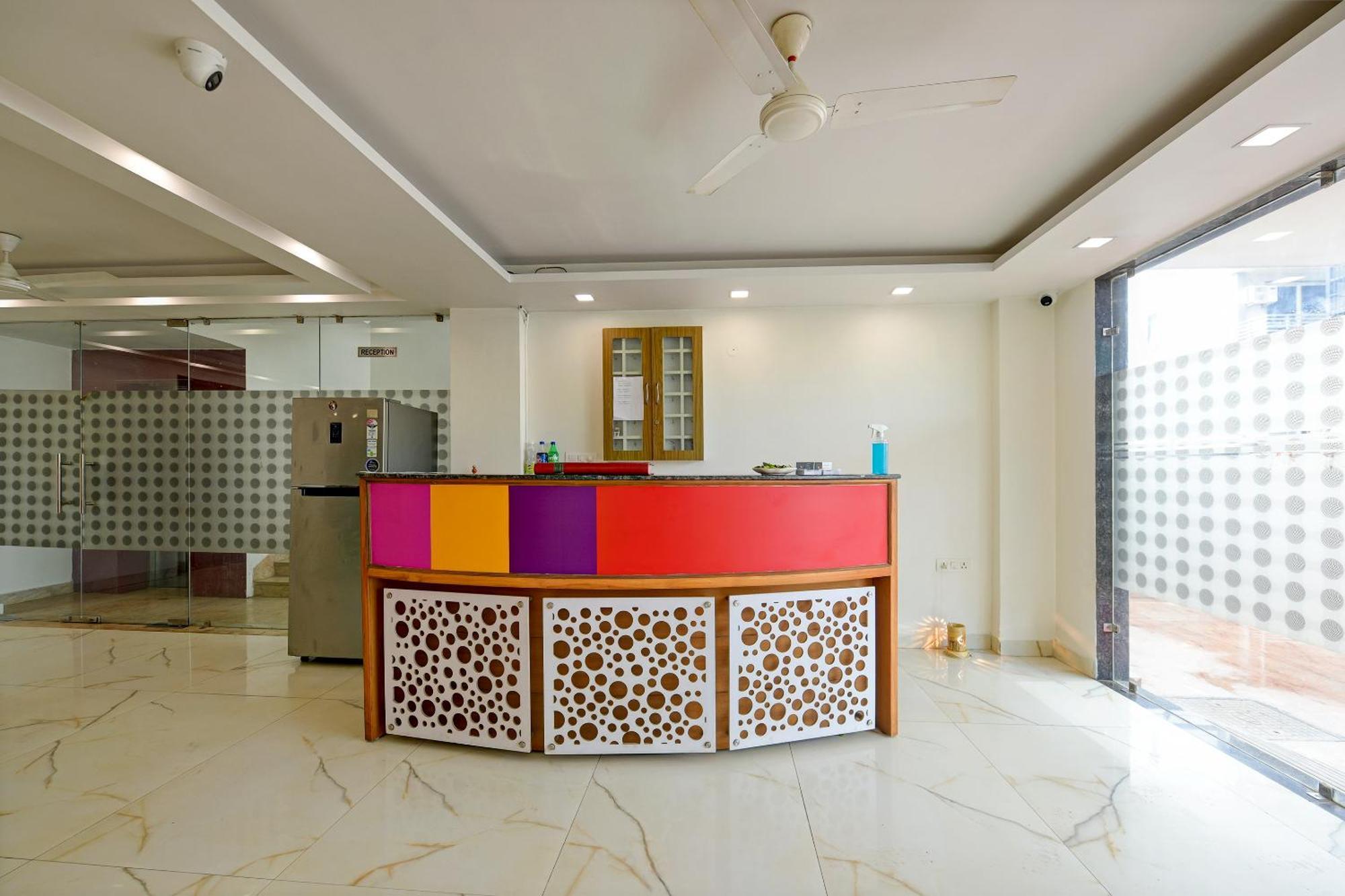 Leaf 9 Boutique, Near Golf Course Road And Galleria Market Hotel 3*