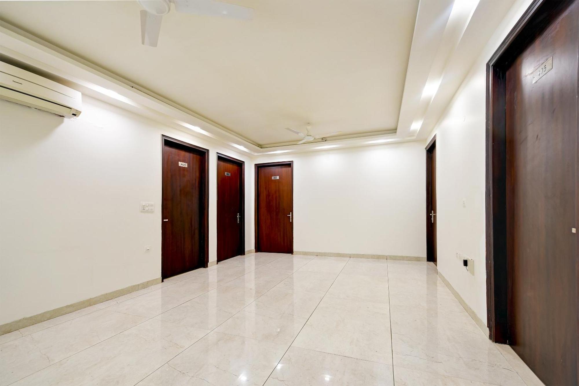 Hotel Leaf 9 Boutique, Near Golf Course Road And Galleria Market Gurgaon