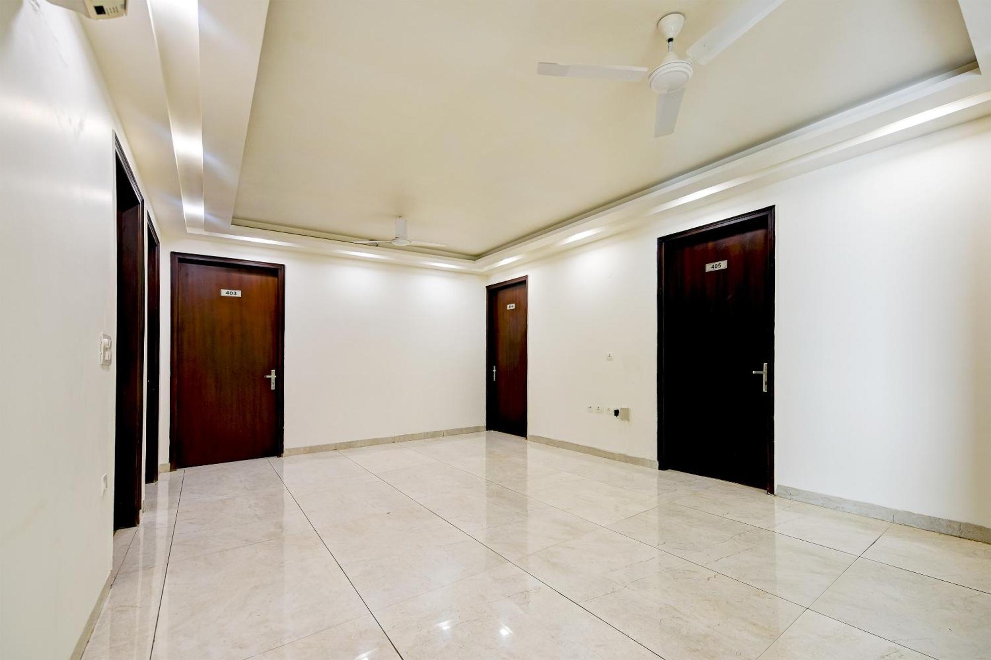 Leaf 9 Boutique, Near Golf Course Road And Galleria Market 3*