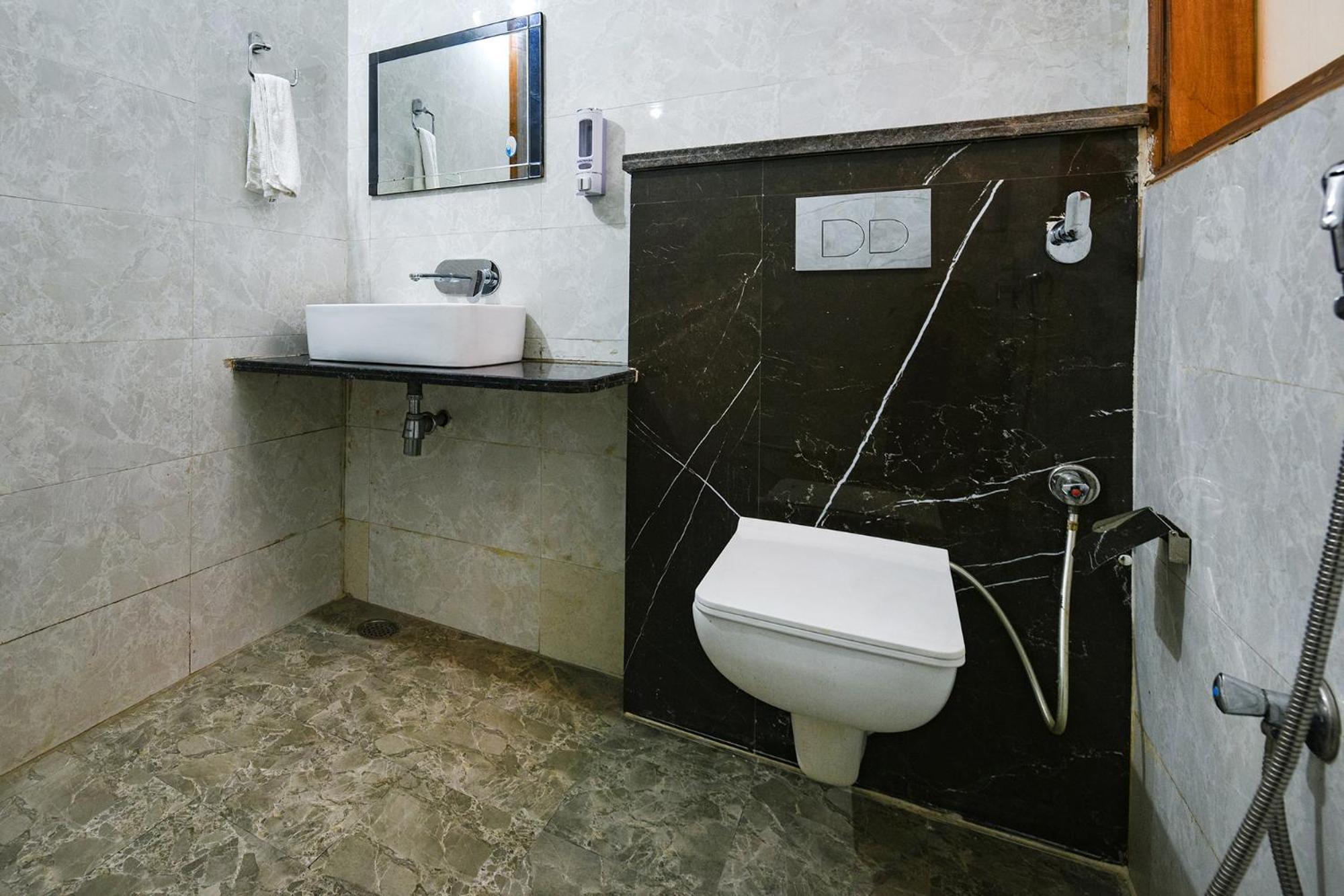 Fabhotel Indian I Gurgaon