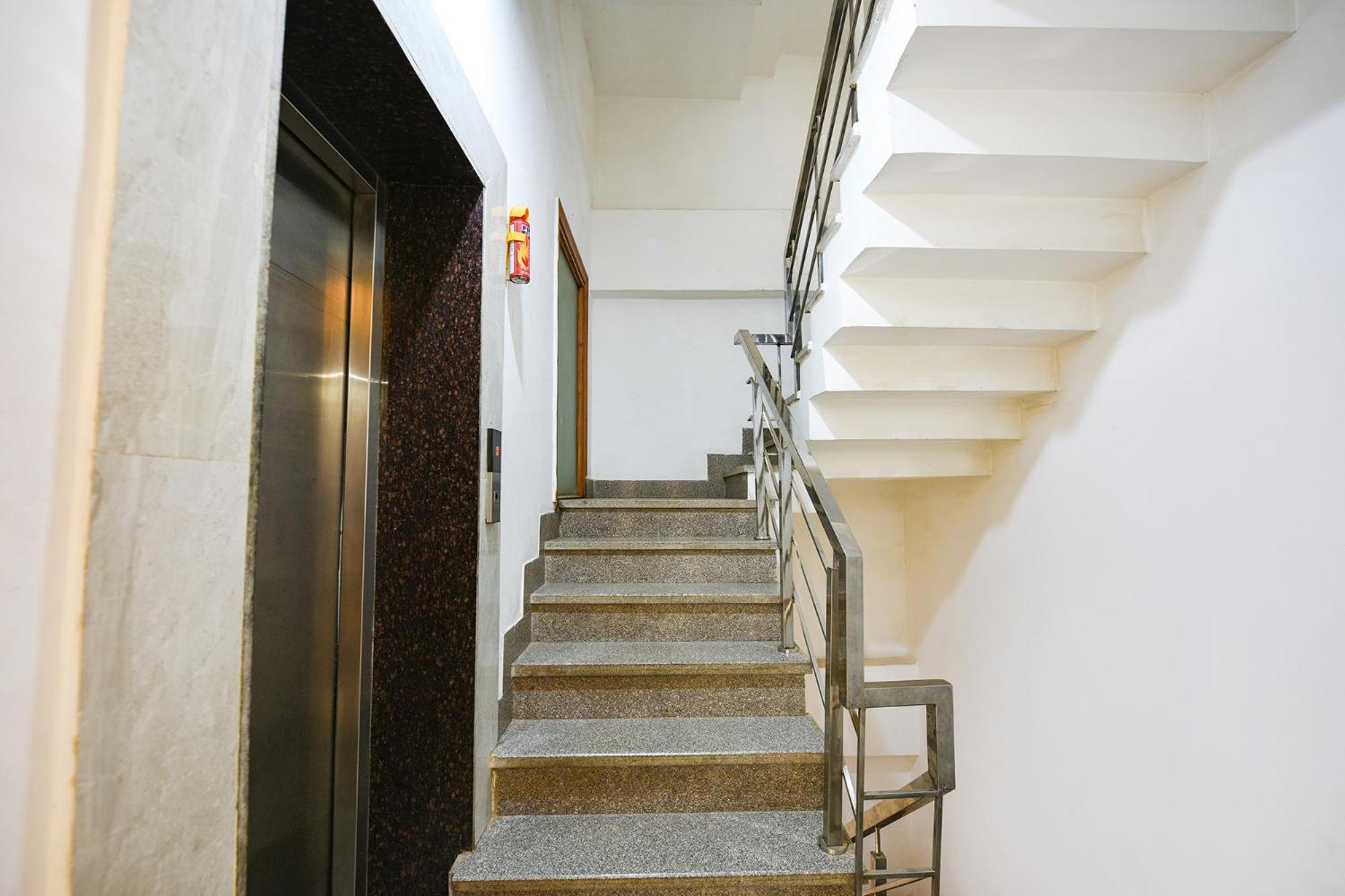 Hotel Fabhotel Indian I