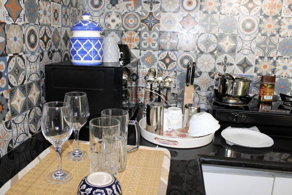 Zaniah - 1bhk, 2 Balconies, Free Parking & Wi-fi Apartment *