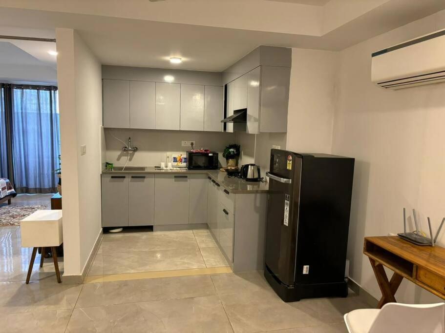 Erik - Apt, Free Parking & Wi-fi Apartment Gurgaon
