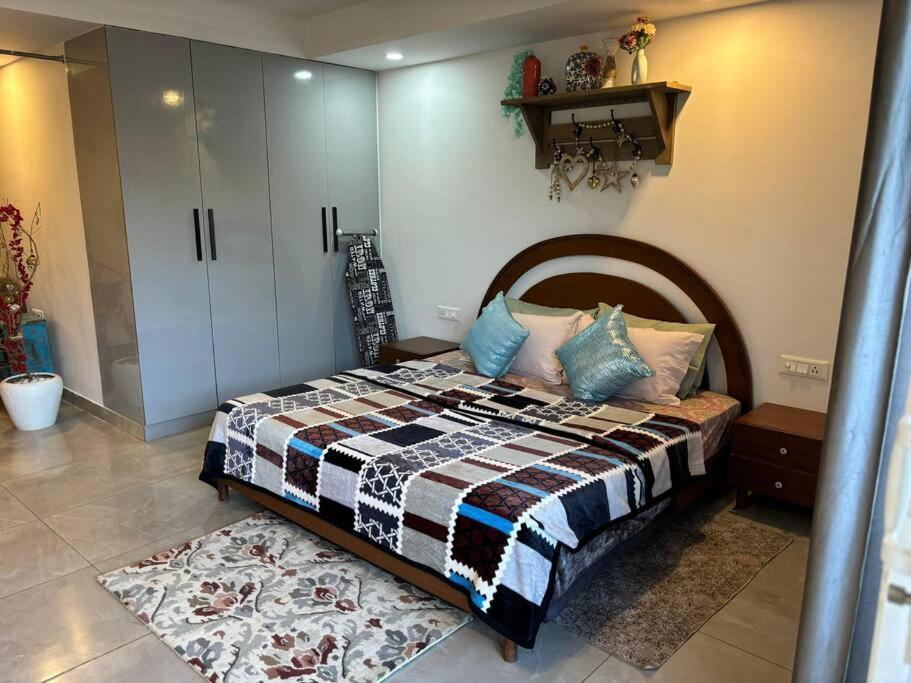 Erik - Apt, Free Parking & Wi-fi * Gurgaon