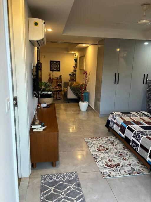 Erik - Apt, Free Parking & Wi-fi Apartment Gurgaon