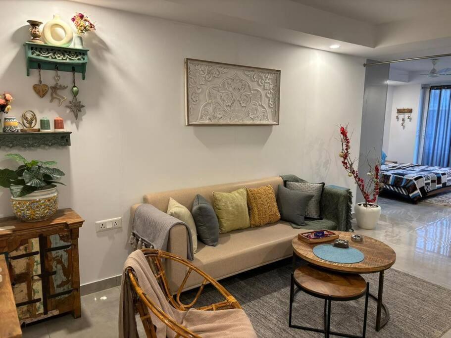 Apartment Erik - Apt, Free Parking & Wi-fi Gurgaon