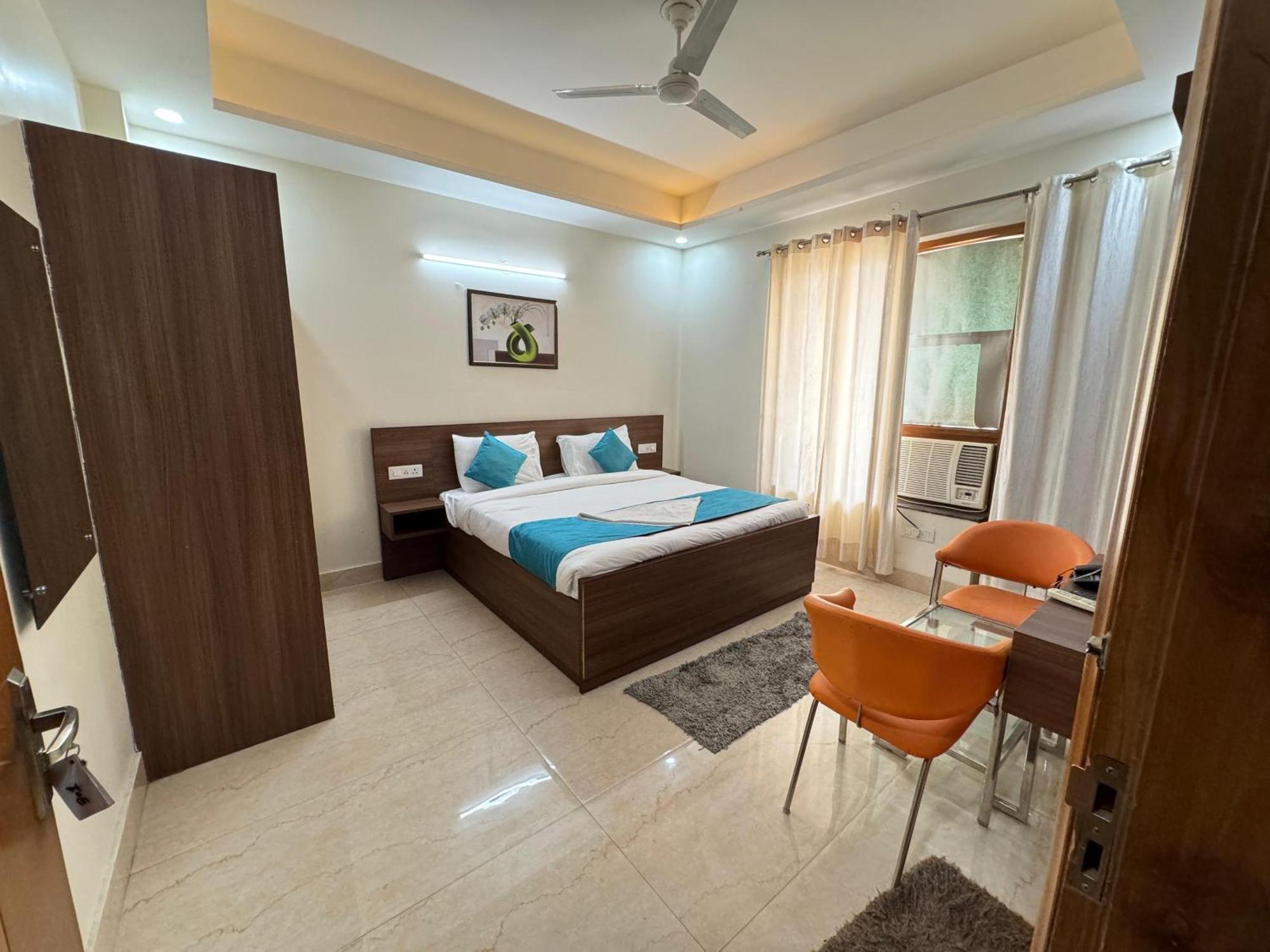 Hotel The Indian Ii Near Medanta Hospital 3*
