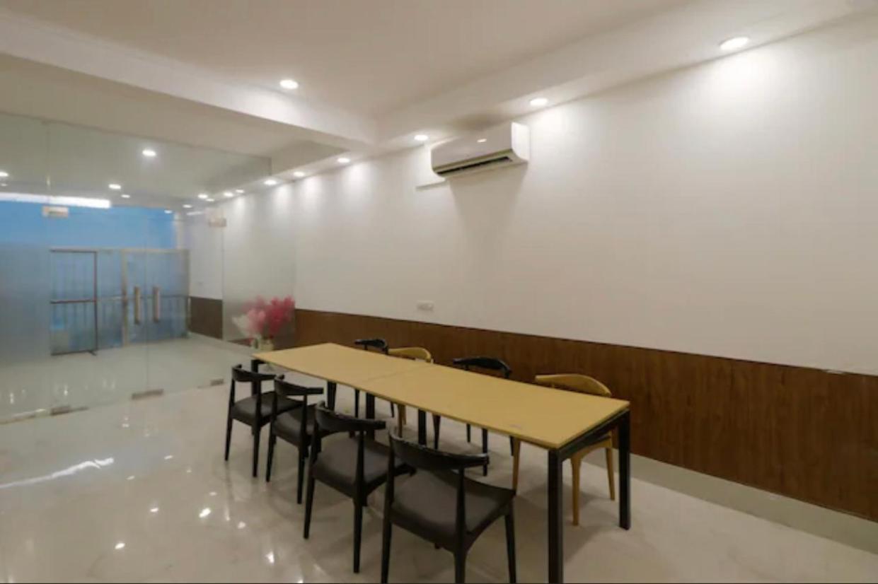 Hotel Azure And Near Medanta Hospital Medicity Sector 47,sohna Road Gurgaon